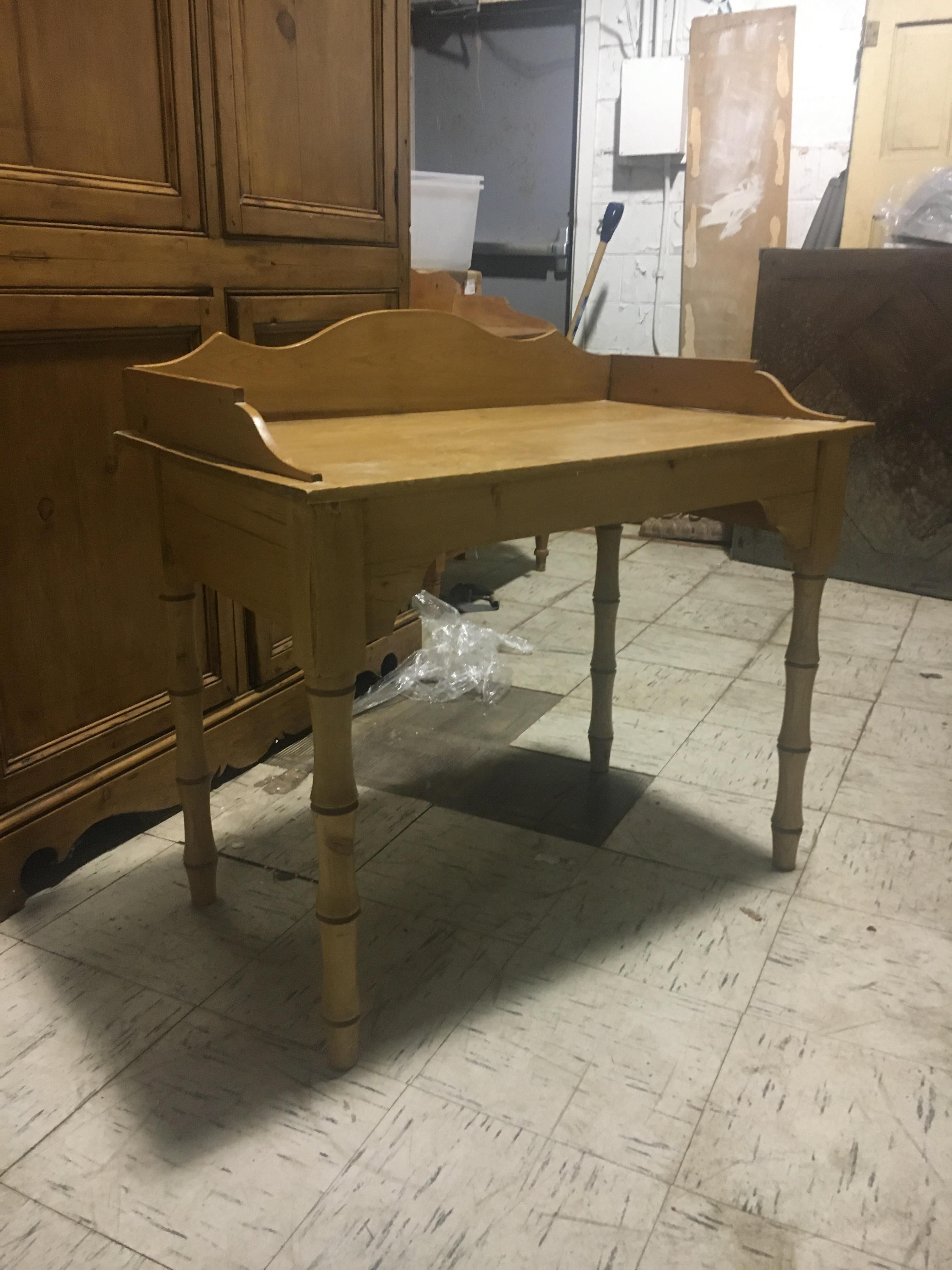 An English Pine Console Of Side Table With Decorative Faux Bamboo Leg's.  Great Size And Color.  Feel Free To Call With Further Questions.