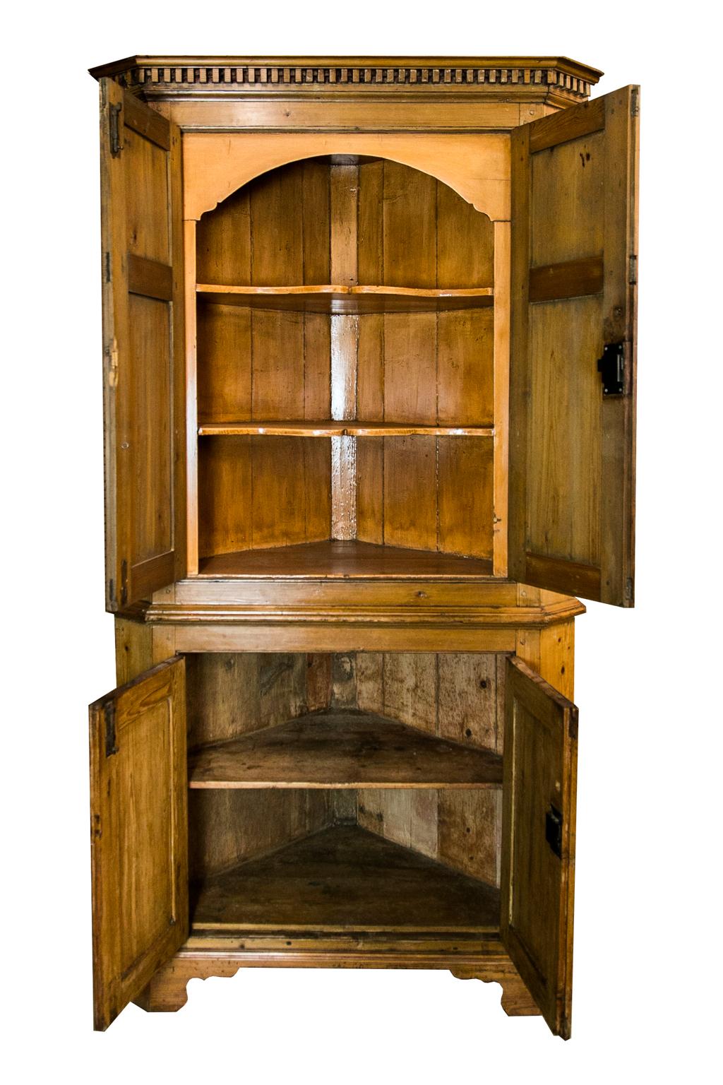 Late 18th Century English Pine Corner Cupboard For Sale