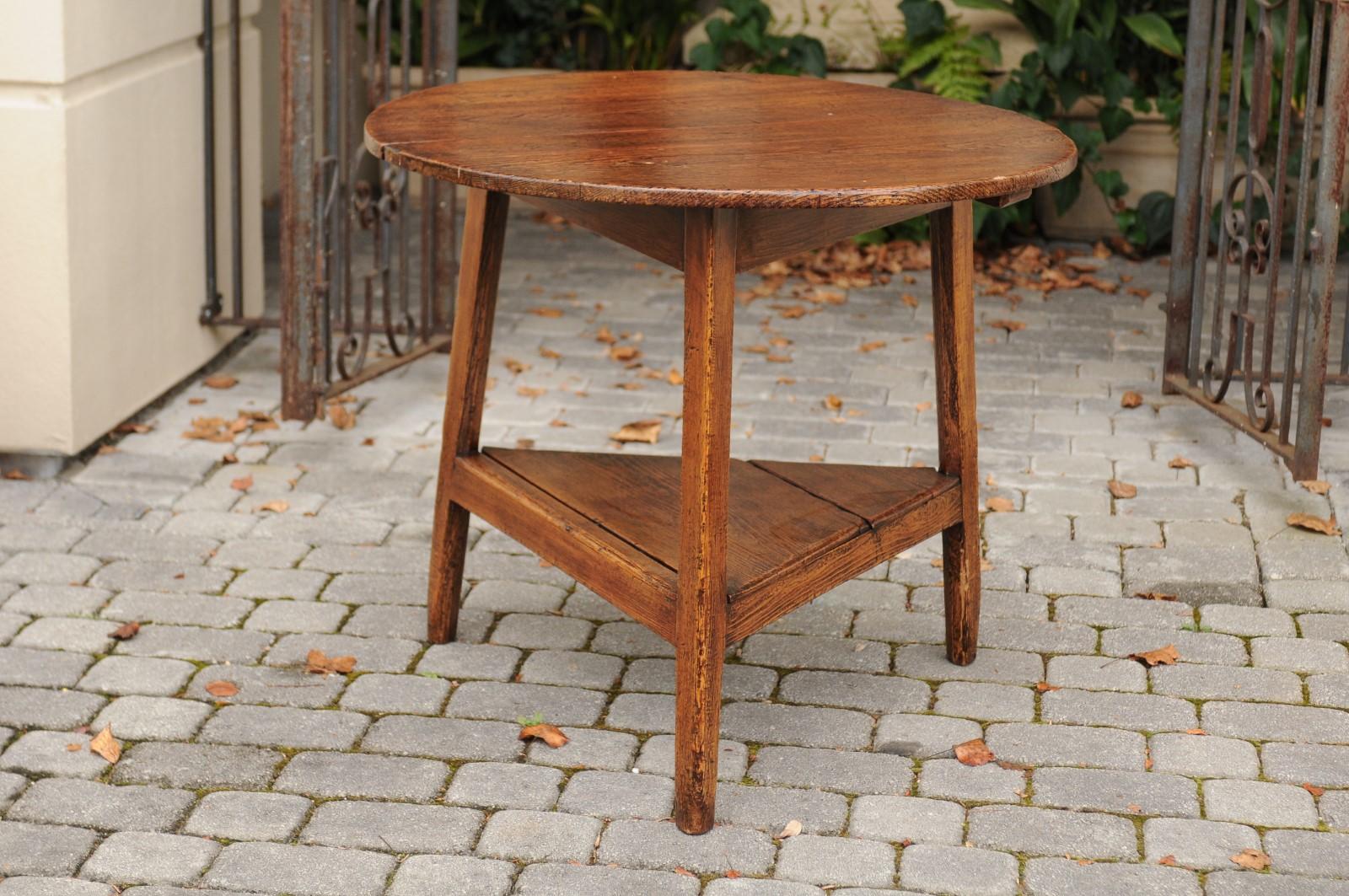 English Pine Cricket Table with Circular Top and Triangular Shelf, circa 1870 In Good Condition In Atlanta, GA