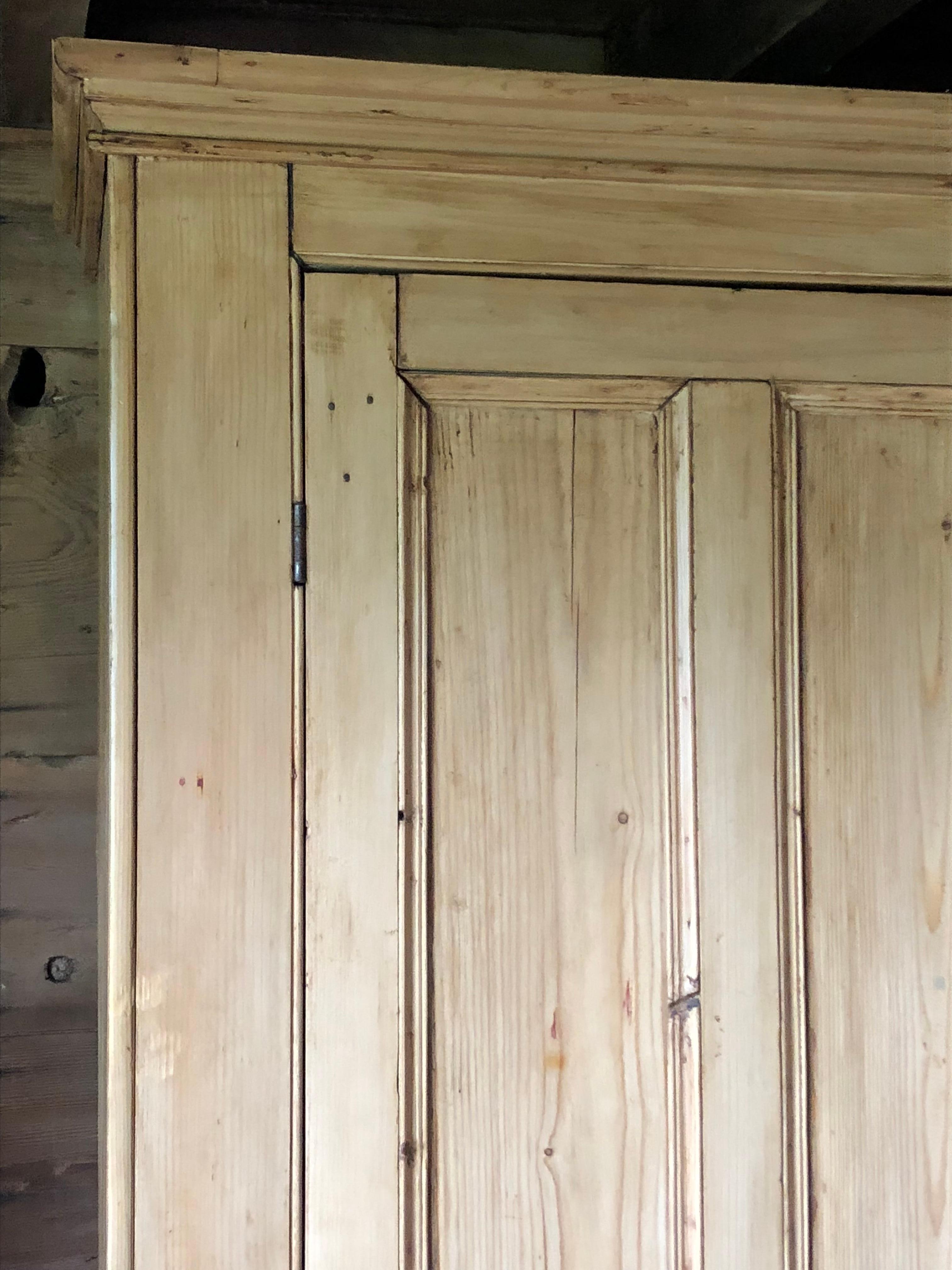 English Pine Cupboard, 19th Century In Good Condition In Doylestown, PA
