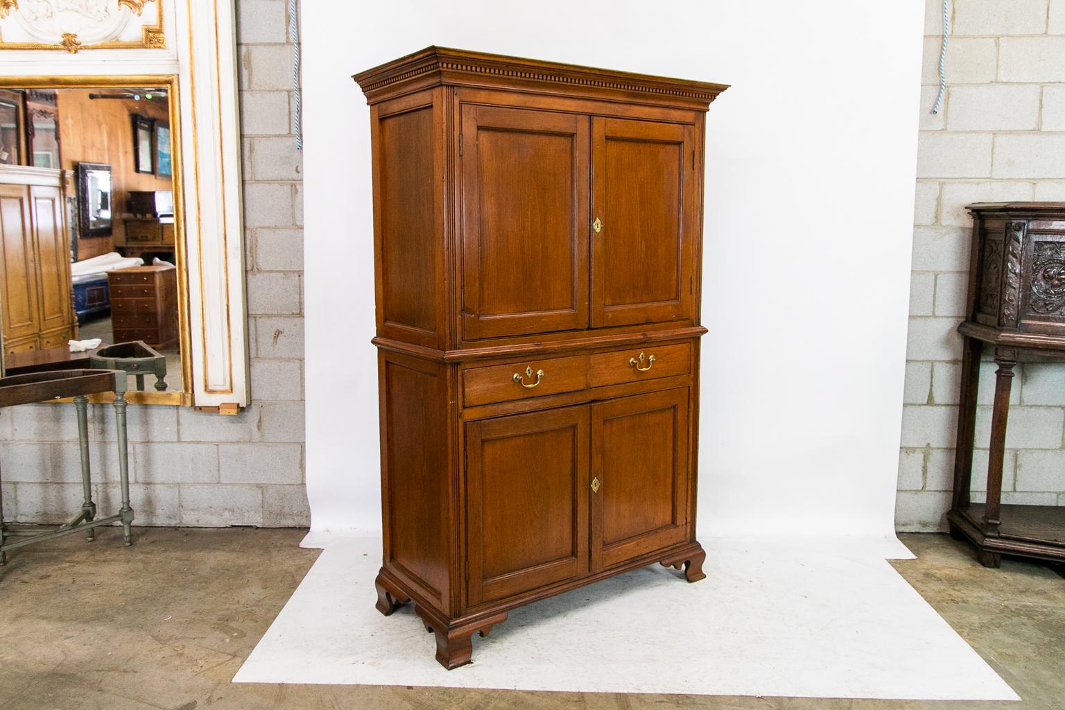 Armoire anglaise en pin anglais en vente 3