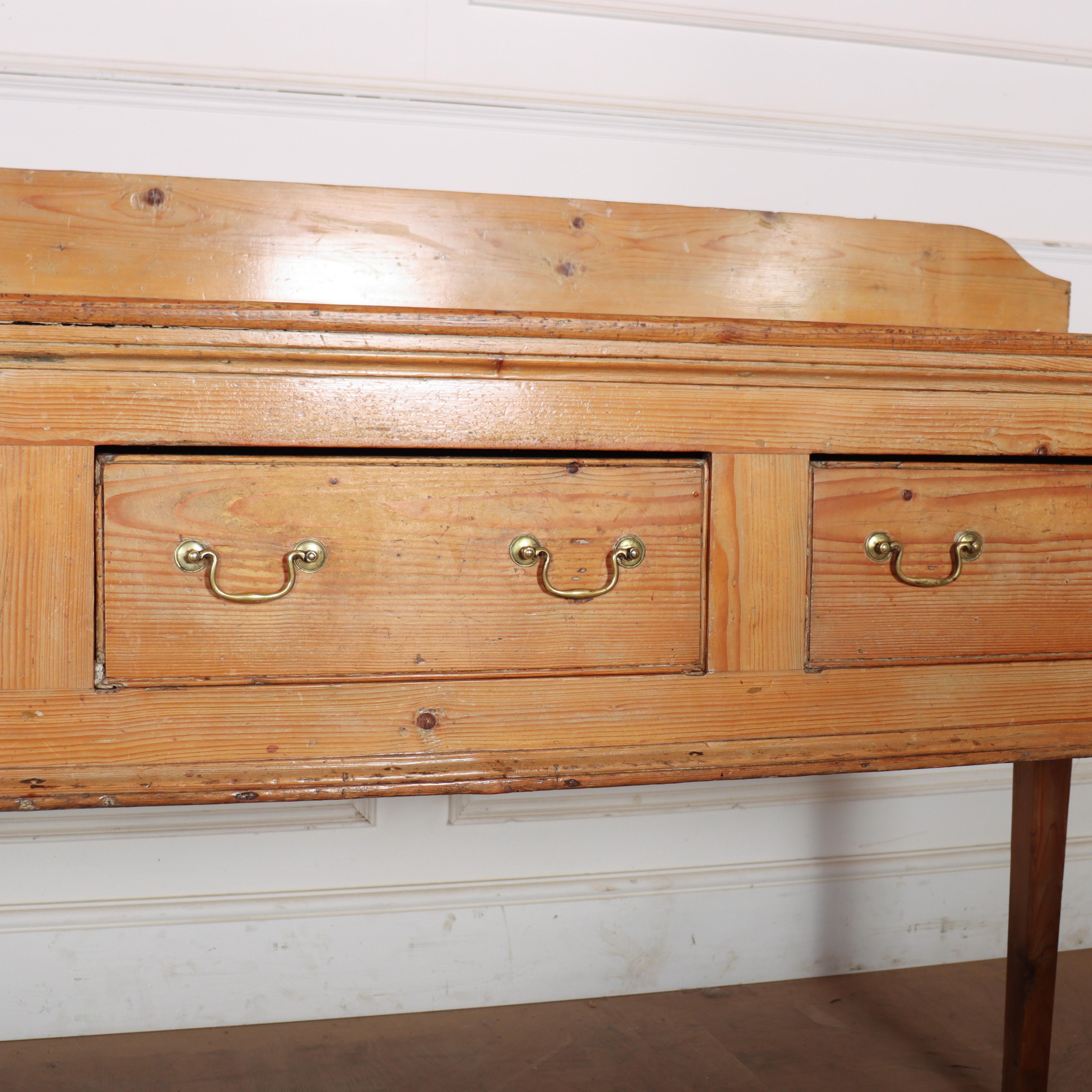 Base de commode en pin anglais Bon état - En vente à Leamington Spa, Warwickshire