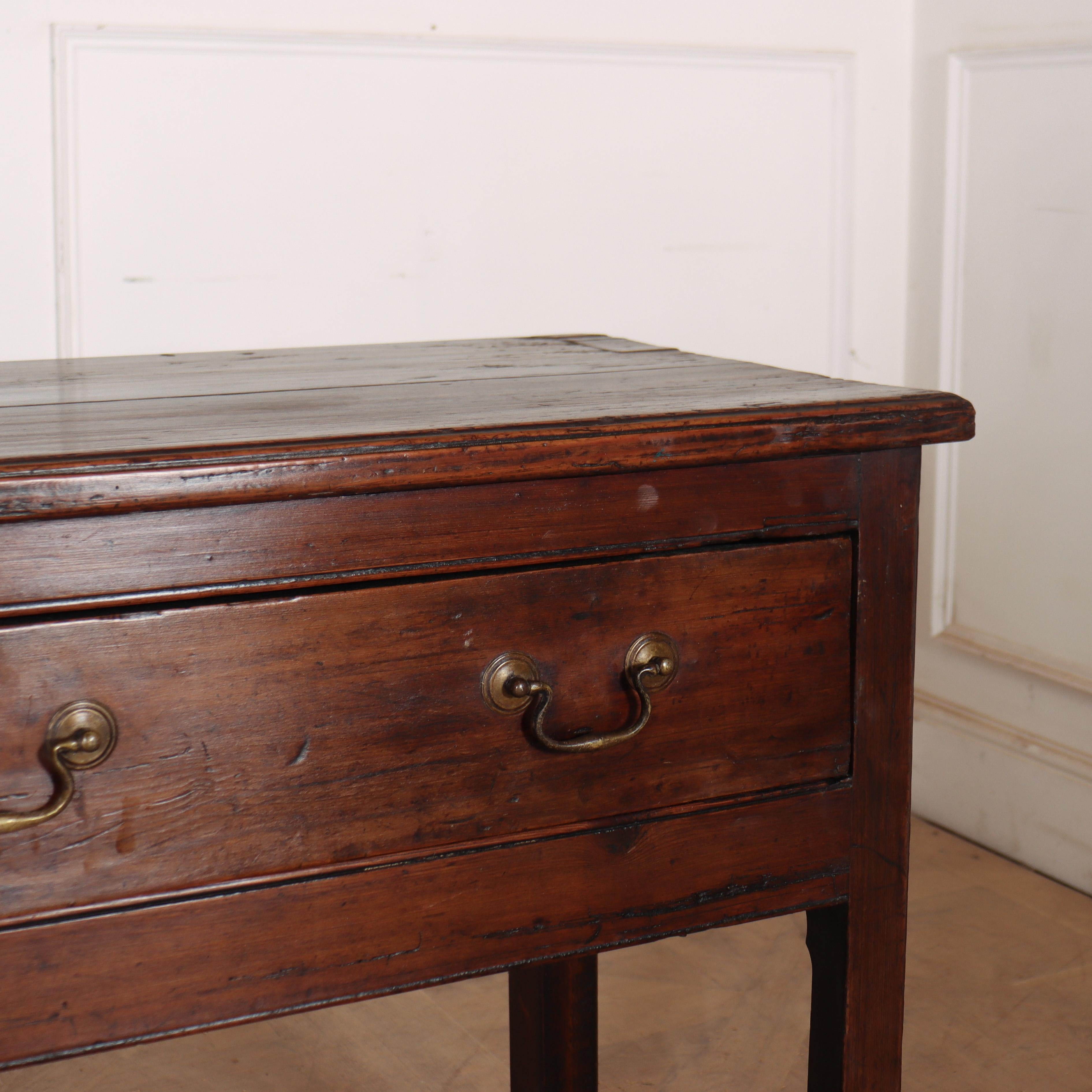 Fino al XVIII secolo English Pine Dresser Base in vendita