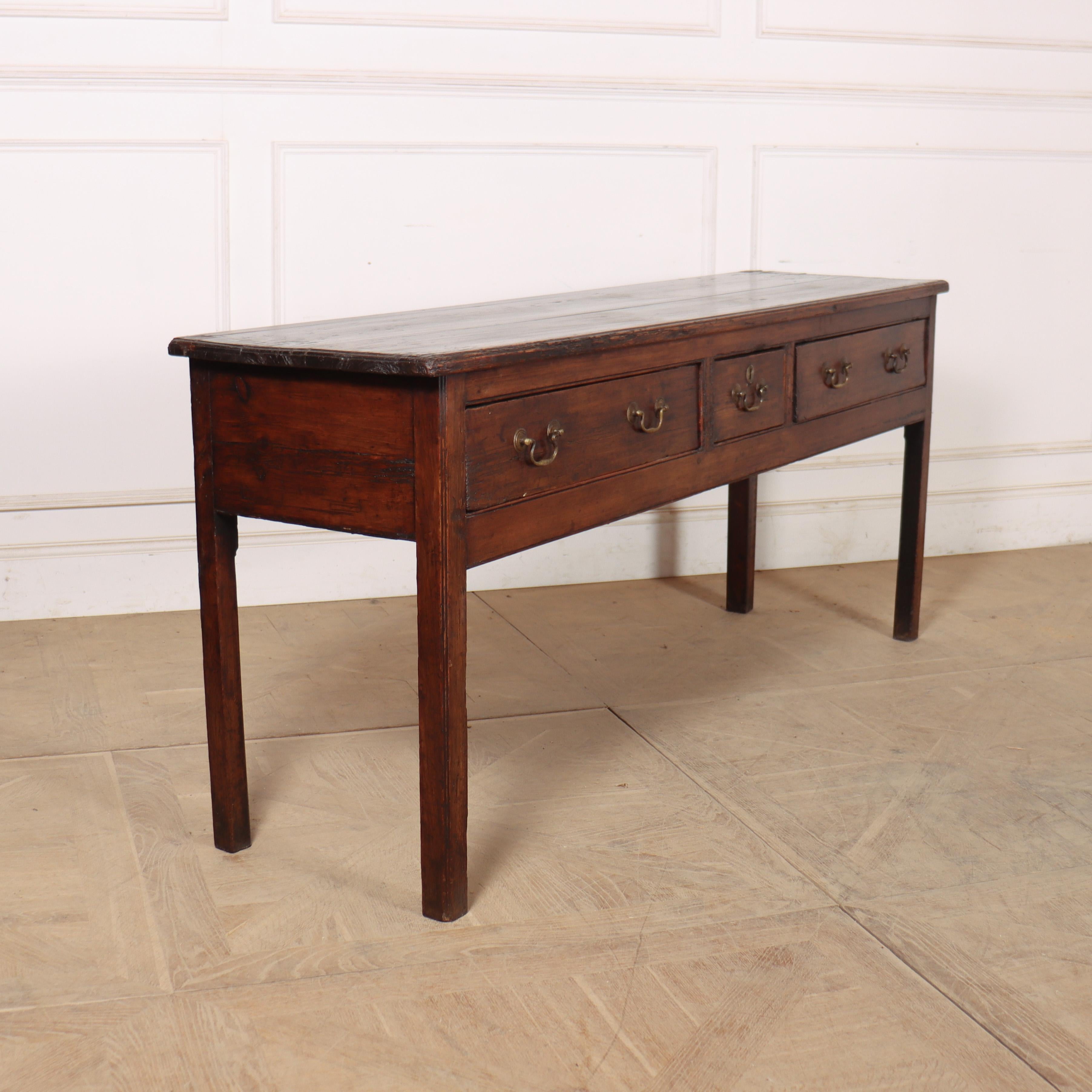 Pino English Pine Dresser Base in vendita