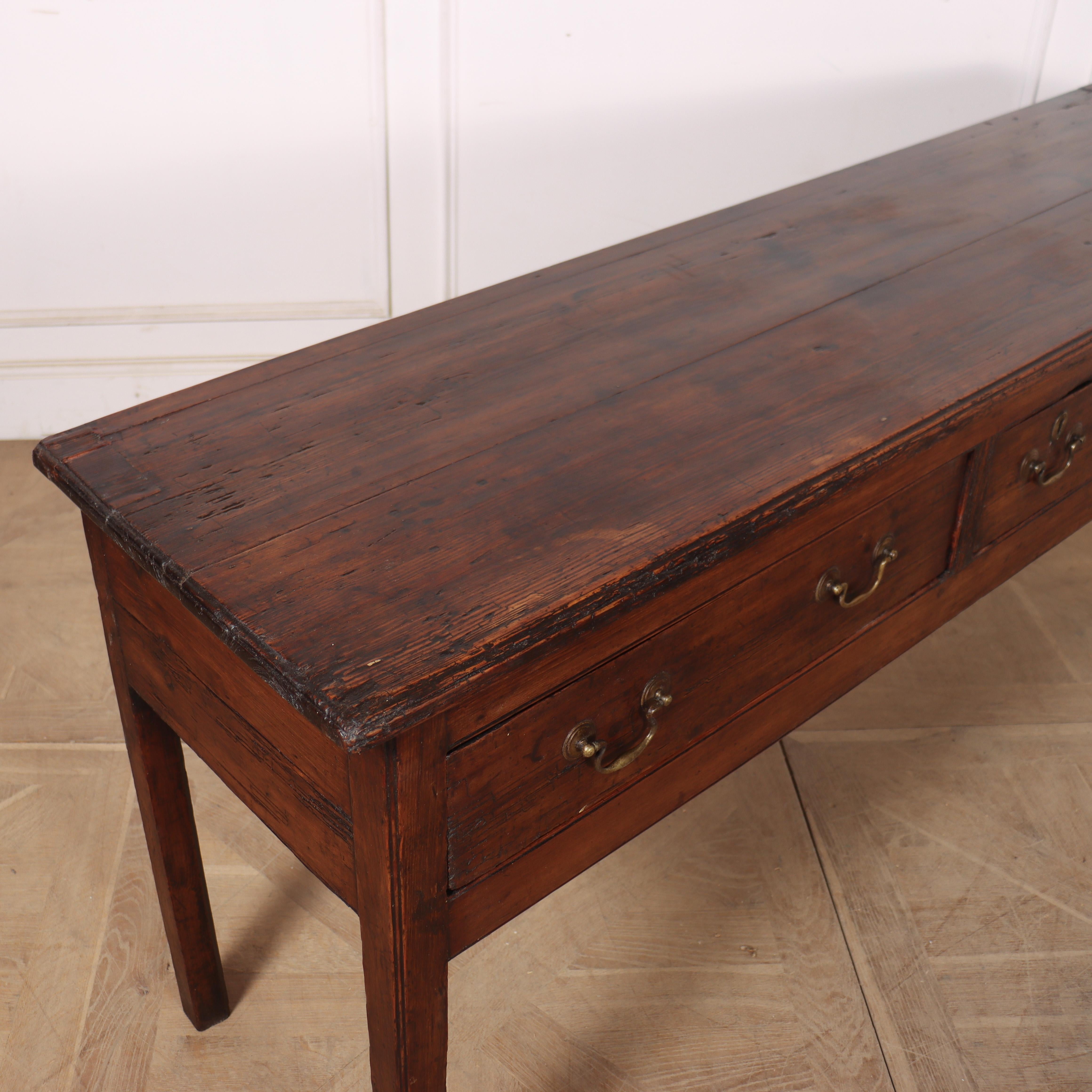 English Pine Dresser Base in vendita 1