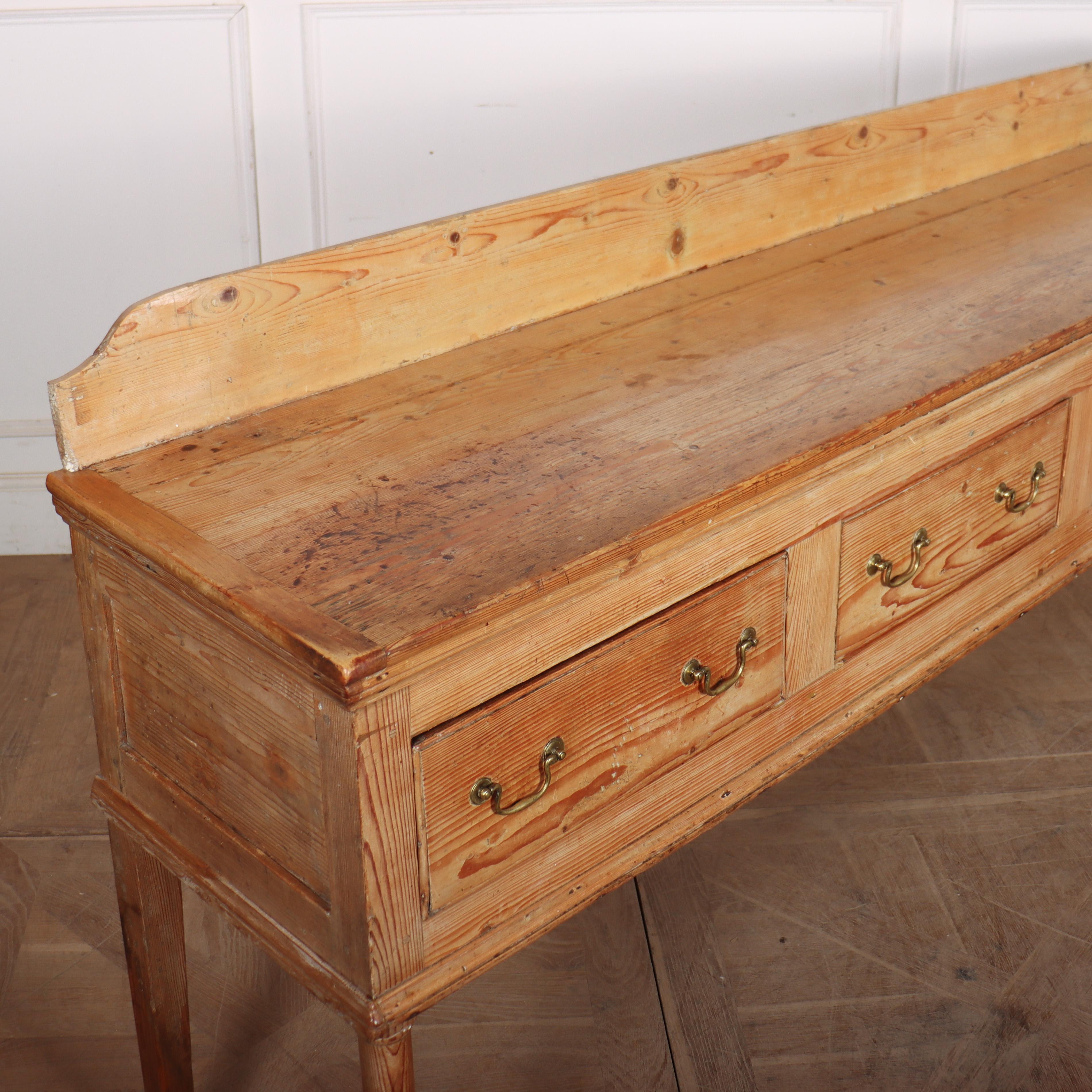 Base de commode en pin anglais en vente 2