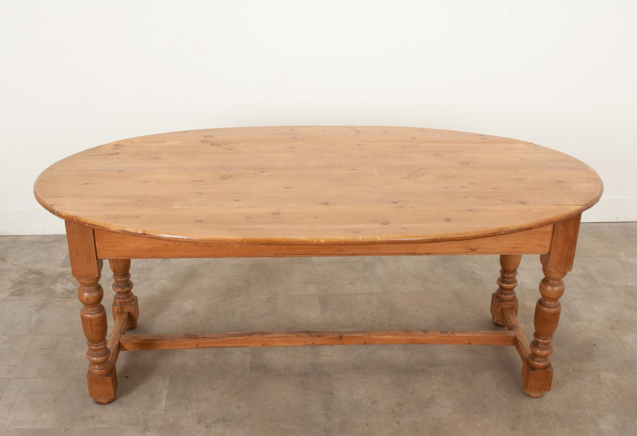English Pine Drop Leaf Dining Table For Sale 4