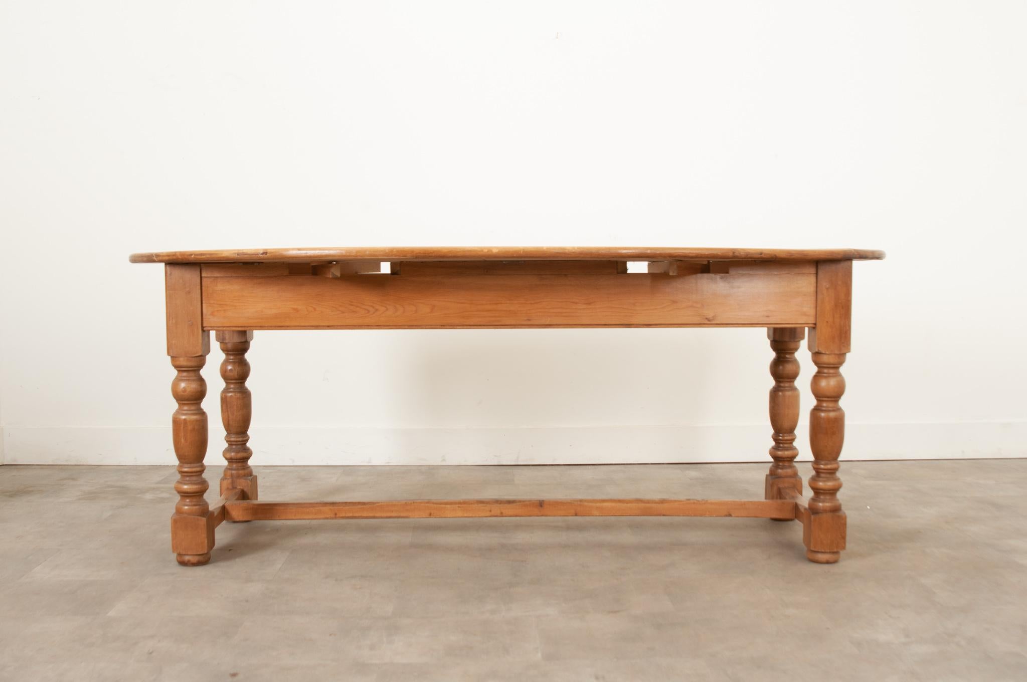 English Pine Drop Leaf Dining Table For Sale 5