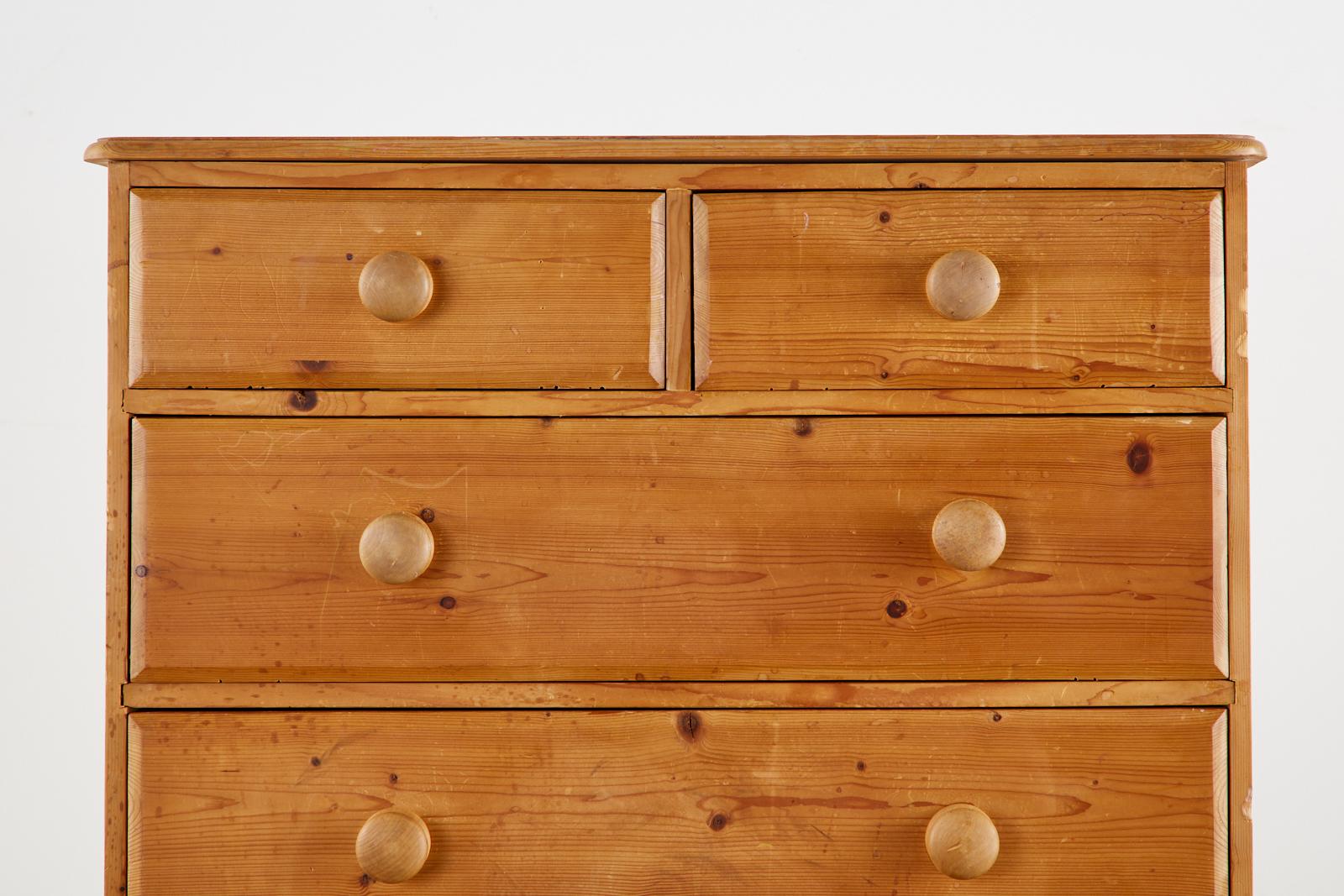 English Pine Five-Drawer Dresser or Chest of Drawers 1
