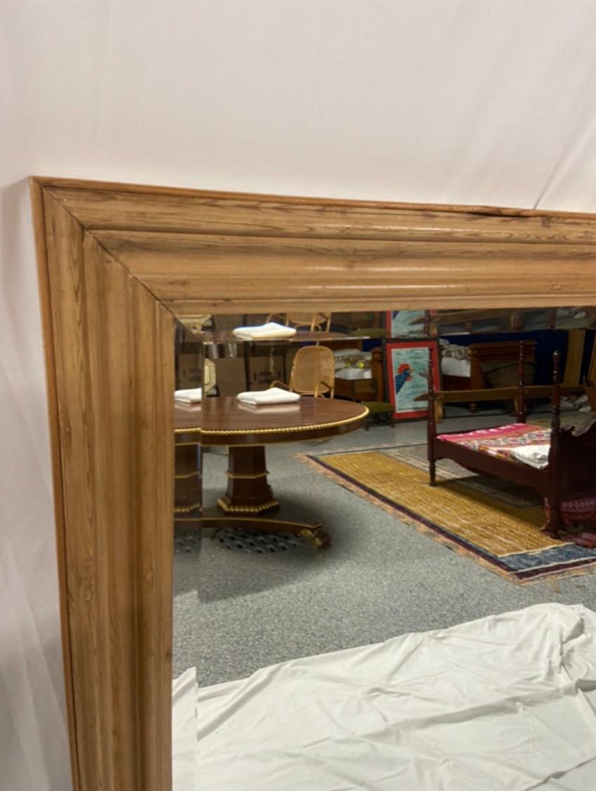 English Pine Mirror In Good Condition For Sale In Sag Harbor, NY