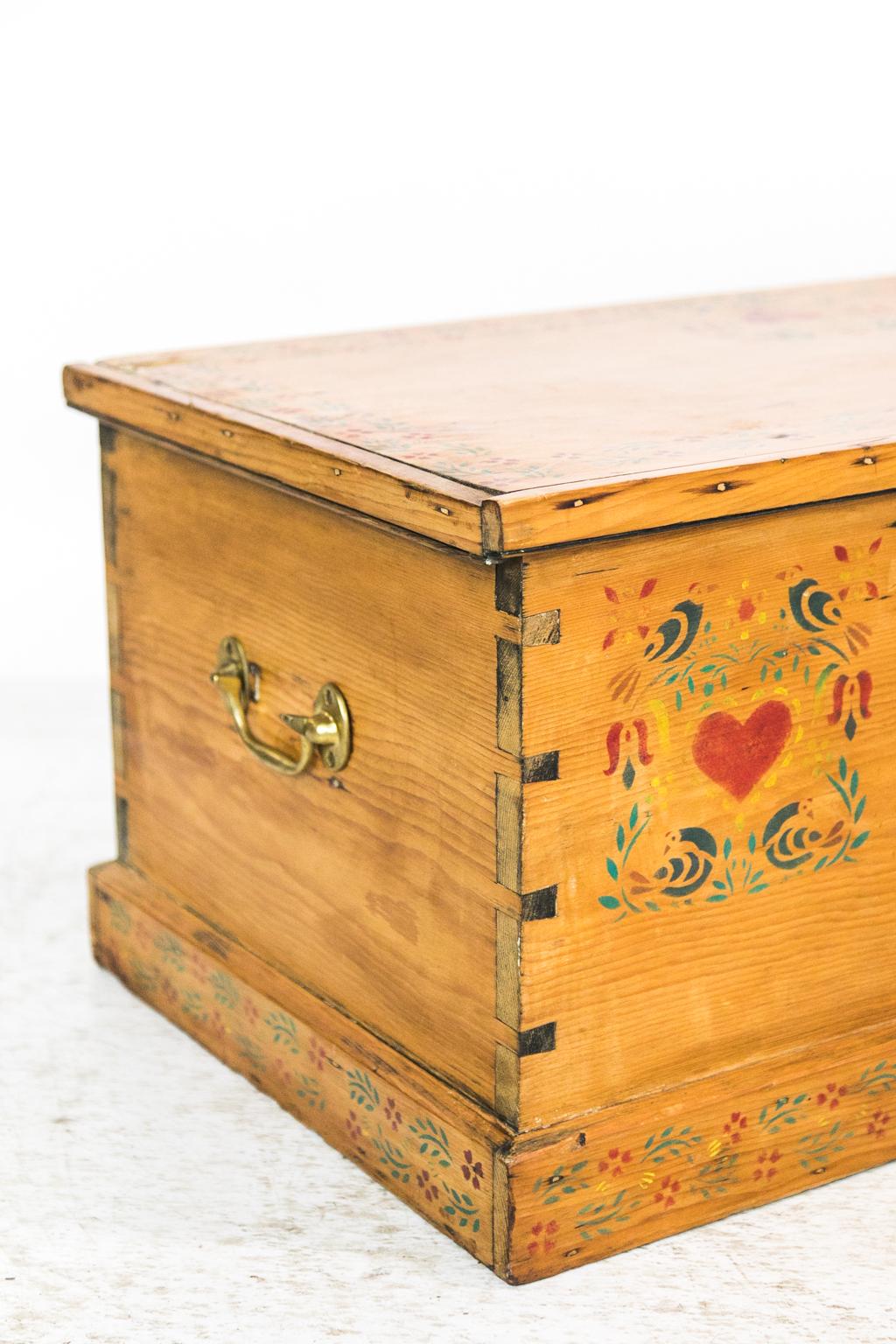 English Pine Painted Blanket Chest 3