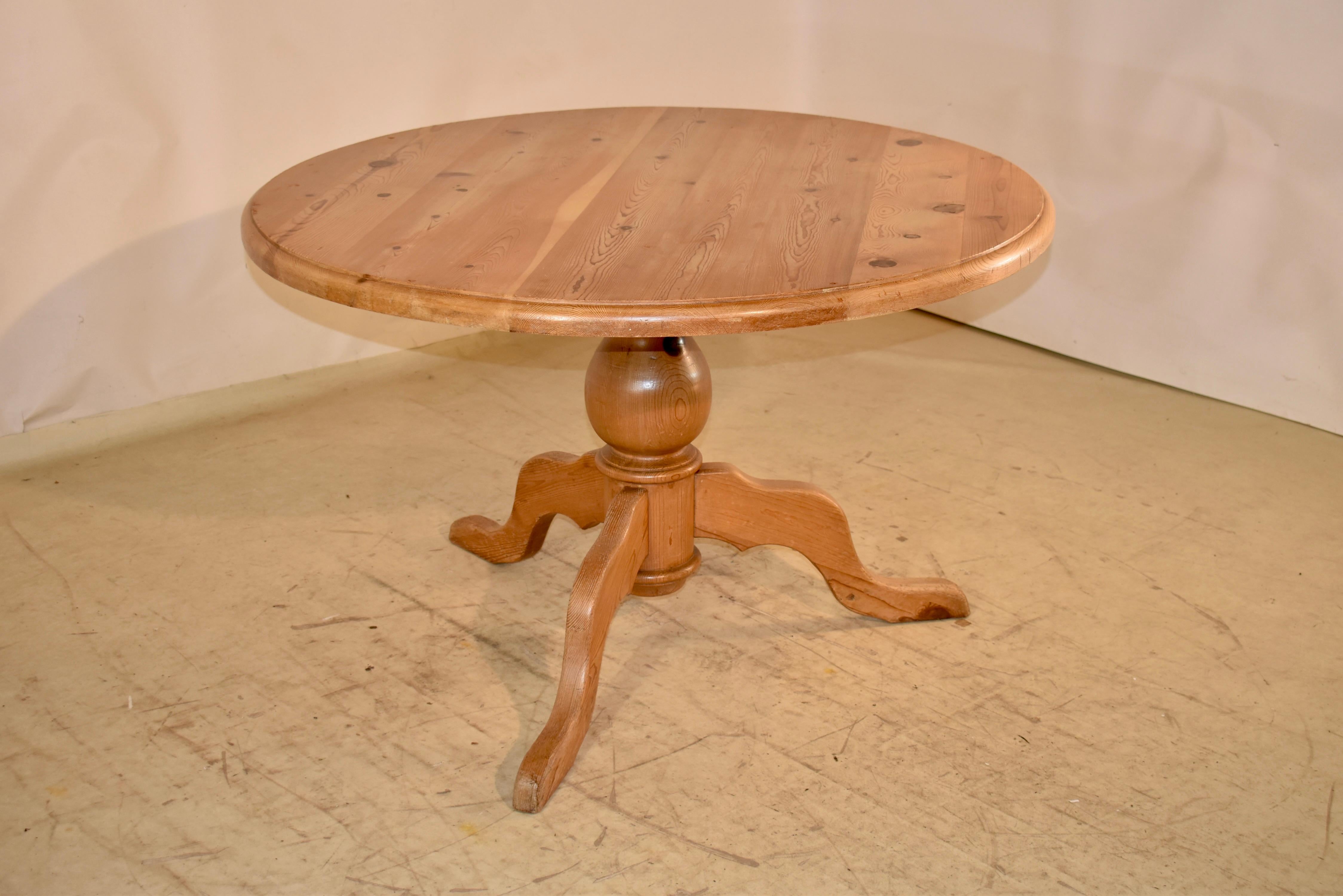 Édouardien Table de petit déjeuner anglaise à piédestal en pin, vers 1900 en vente