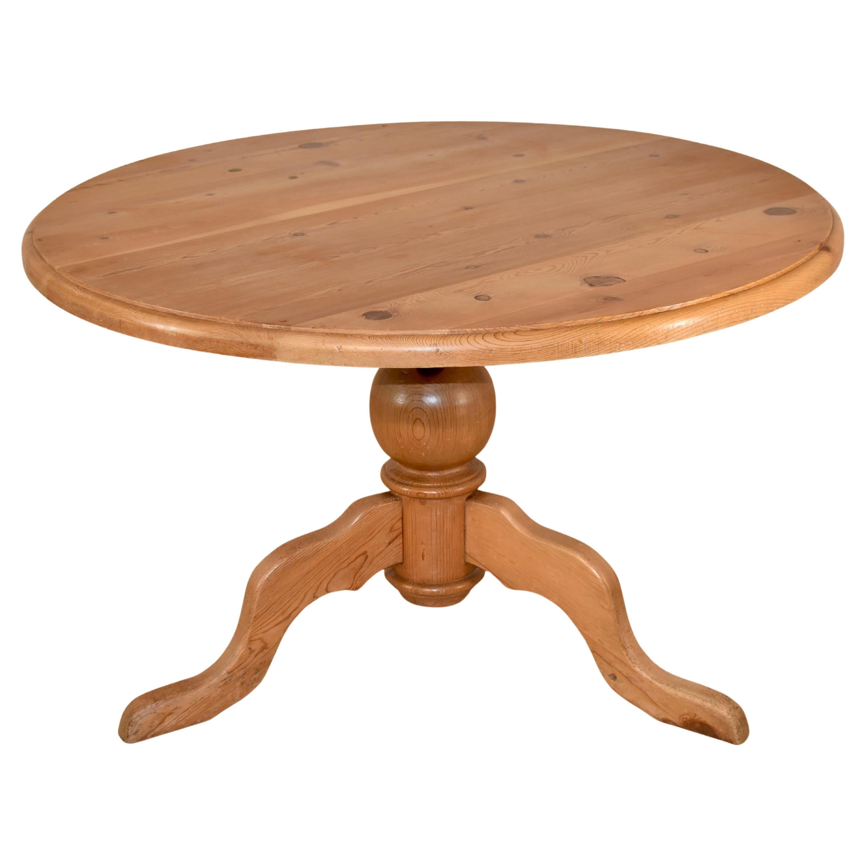 English Pine Pedestal Breakfast Table, Circa 1900