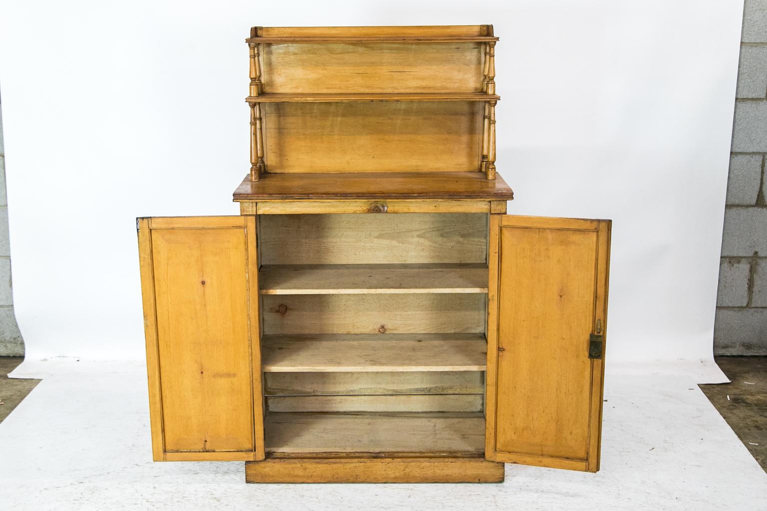 Early 20th Century English Pine Server