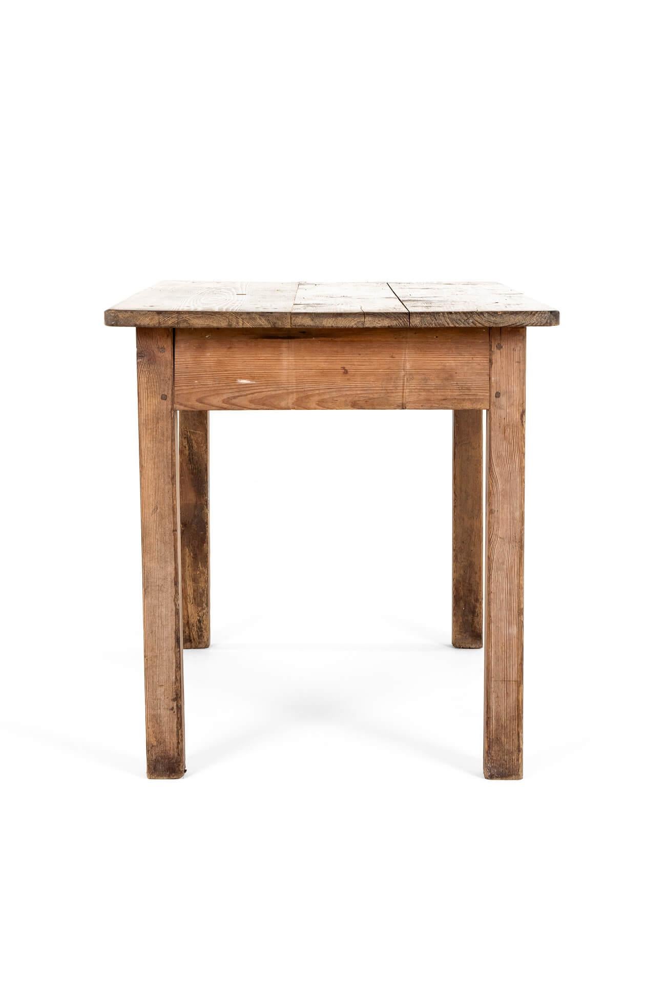 British English Pine Side Table For Sale