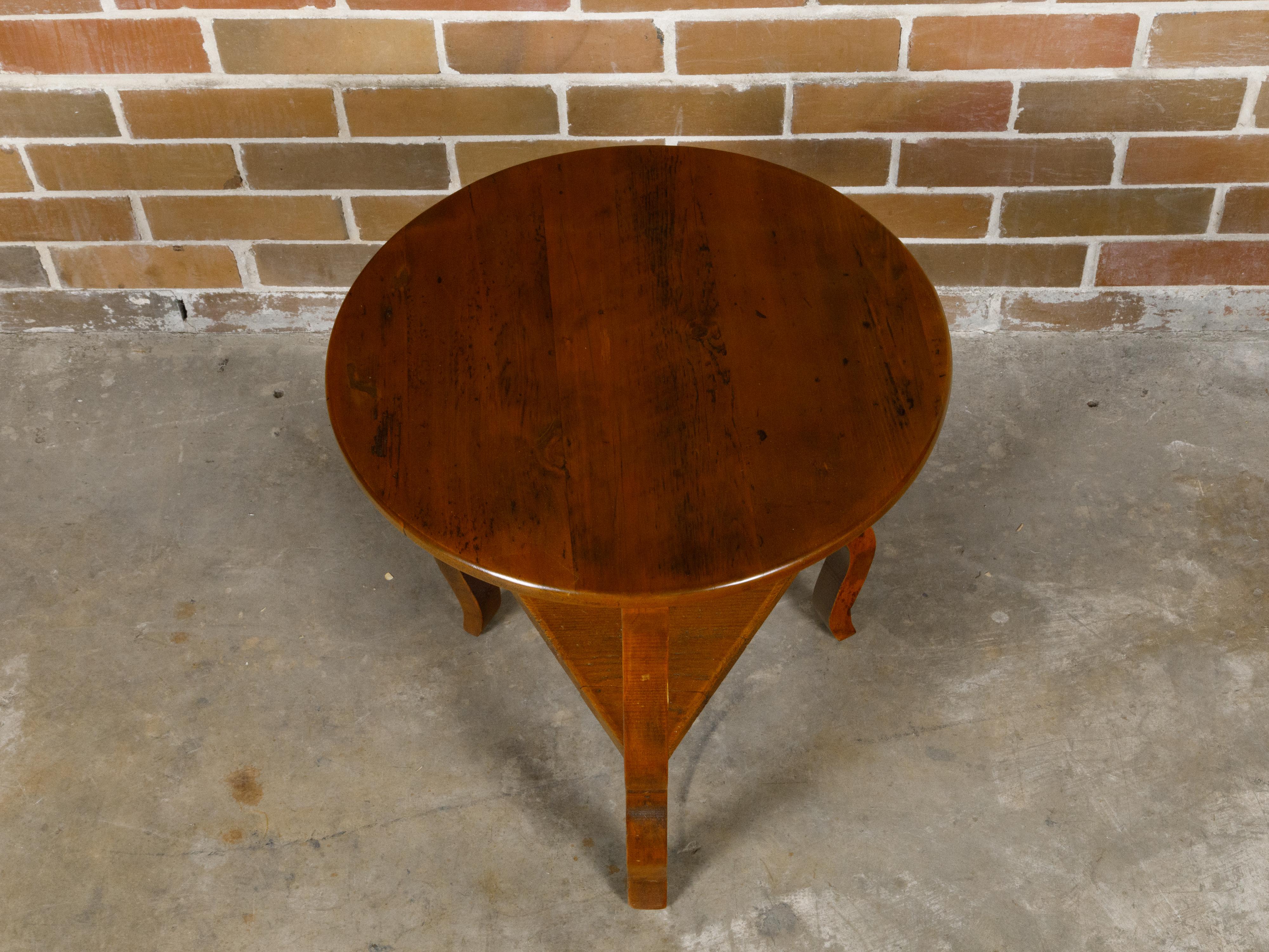 English Pine Side Table with Circular Top, Curving Legs and Triangular Shelf For Sale 3
