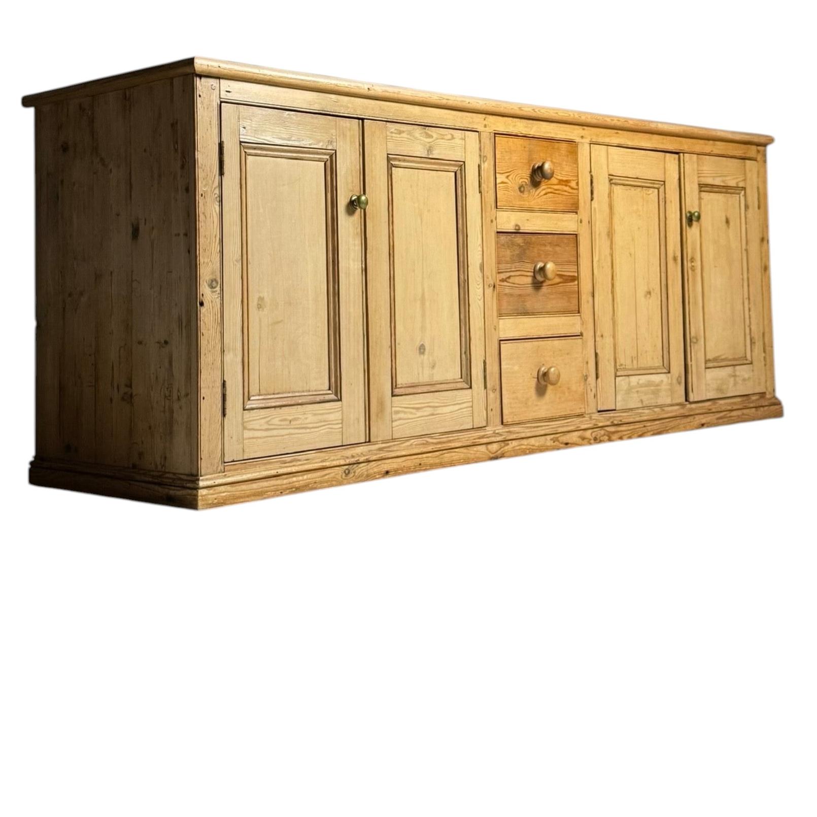 English pine sideboard 19th century For Sale
