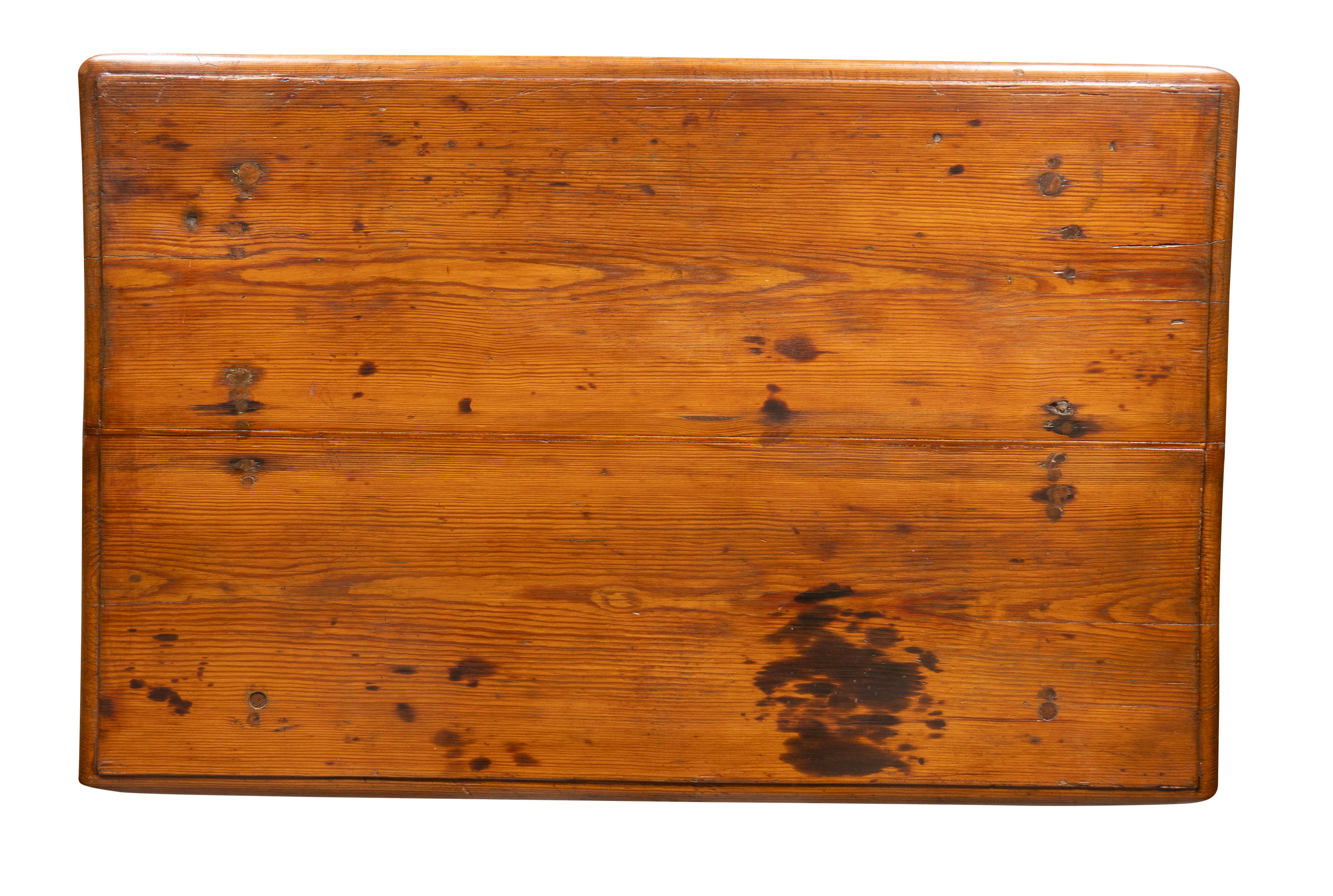 Table de taverne en pin anglais en vente 4