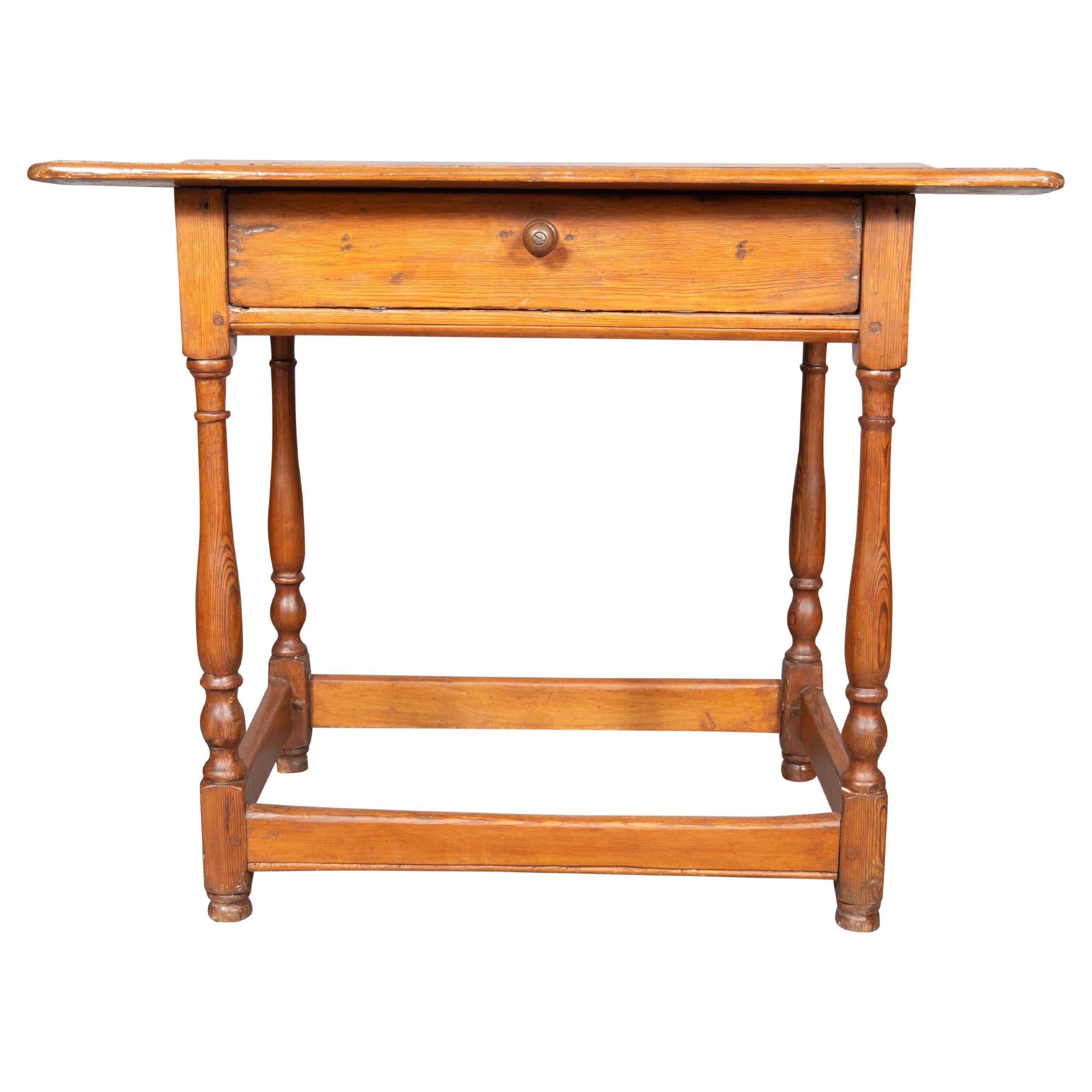 Table de taverne en pin anglais en vente