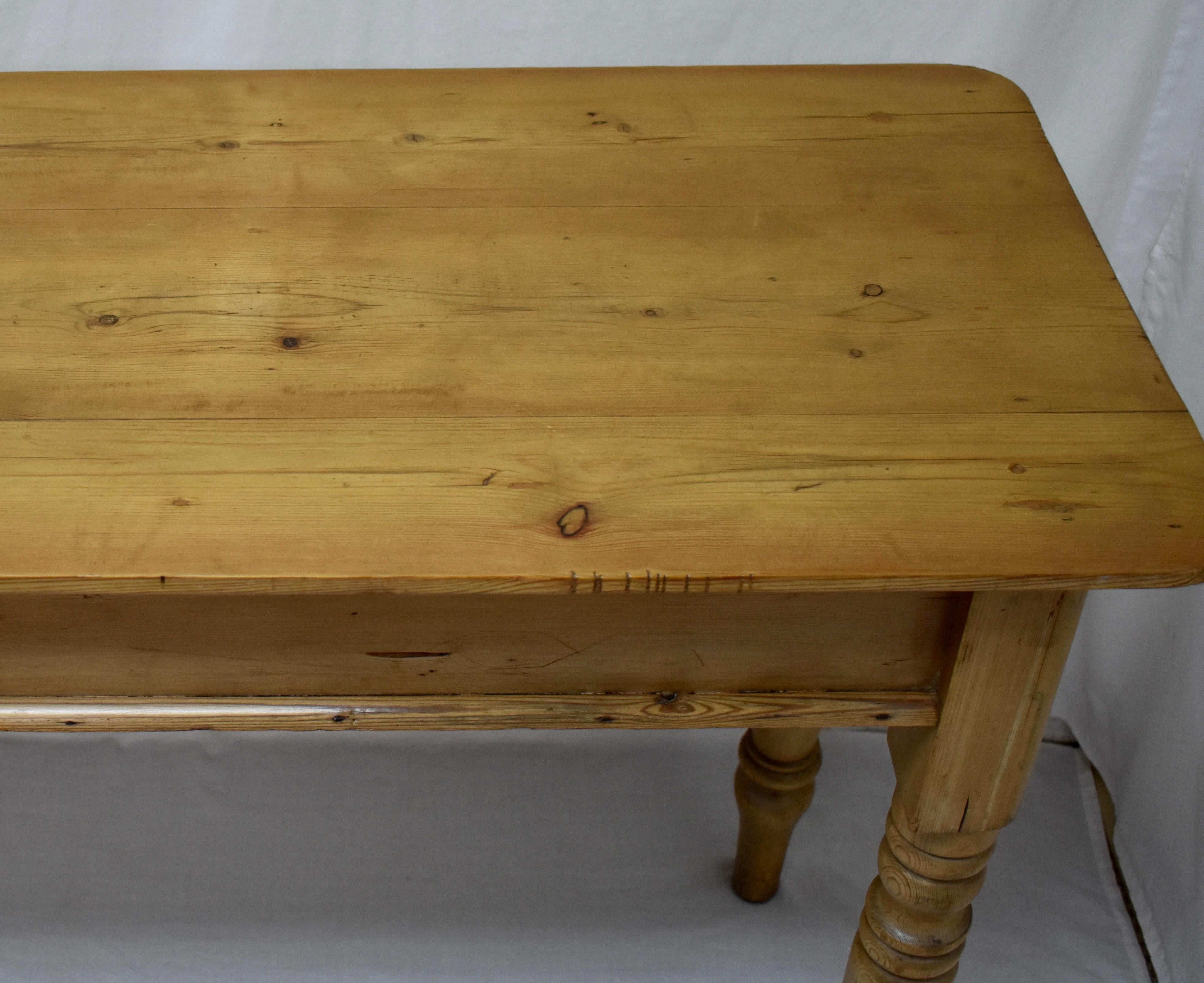 English Pine Turned Leg Side Table 5