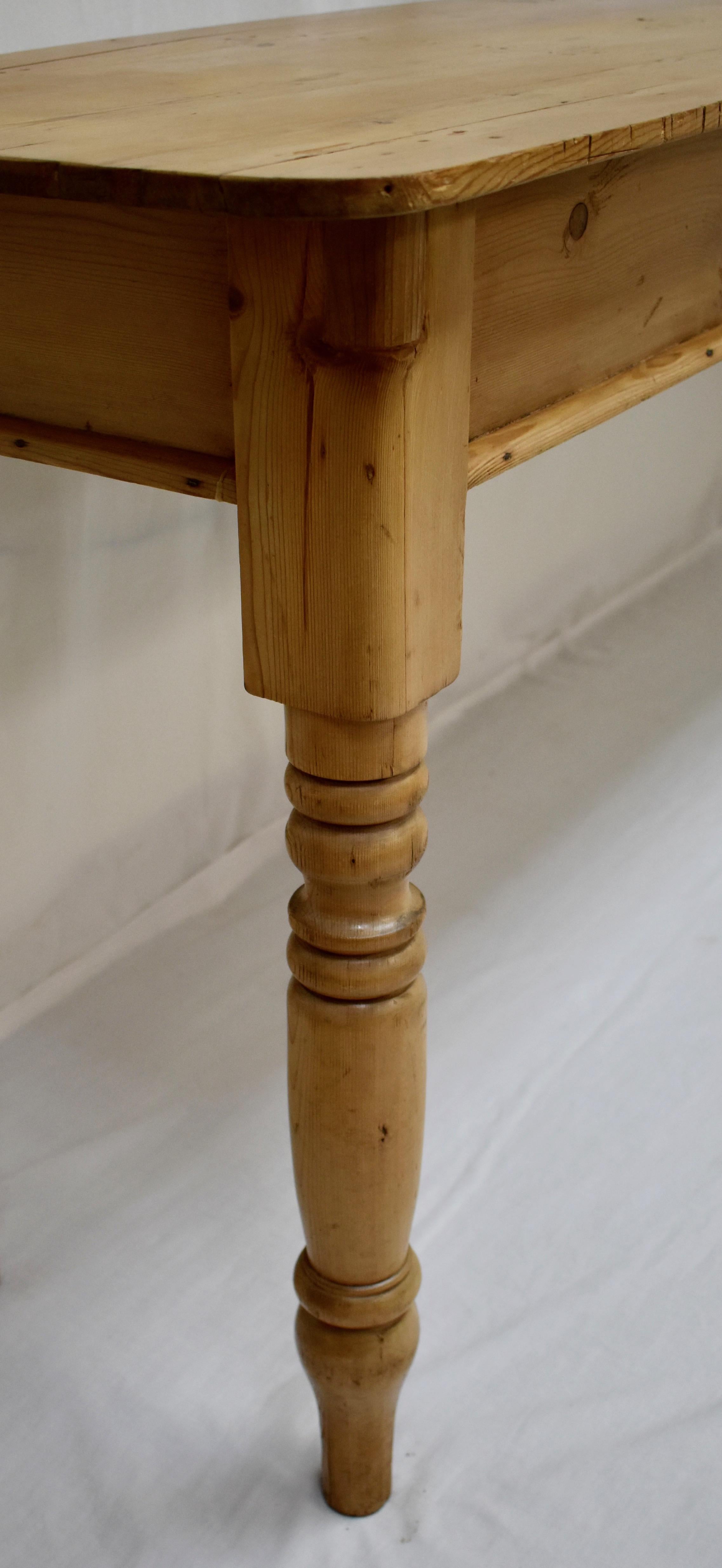English Pine Turned Leg Side Table 1