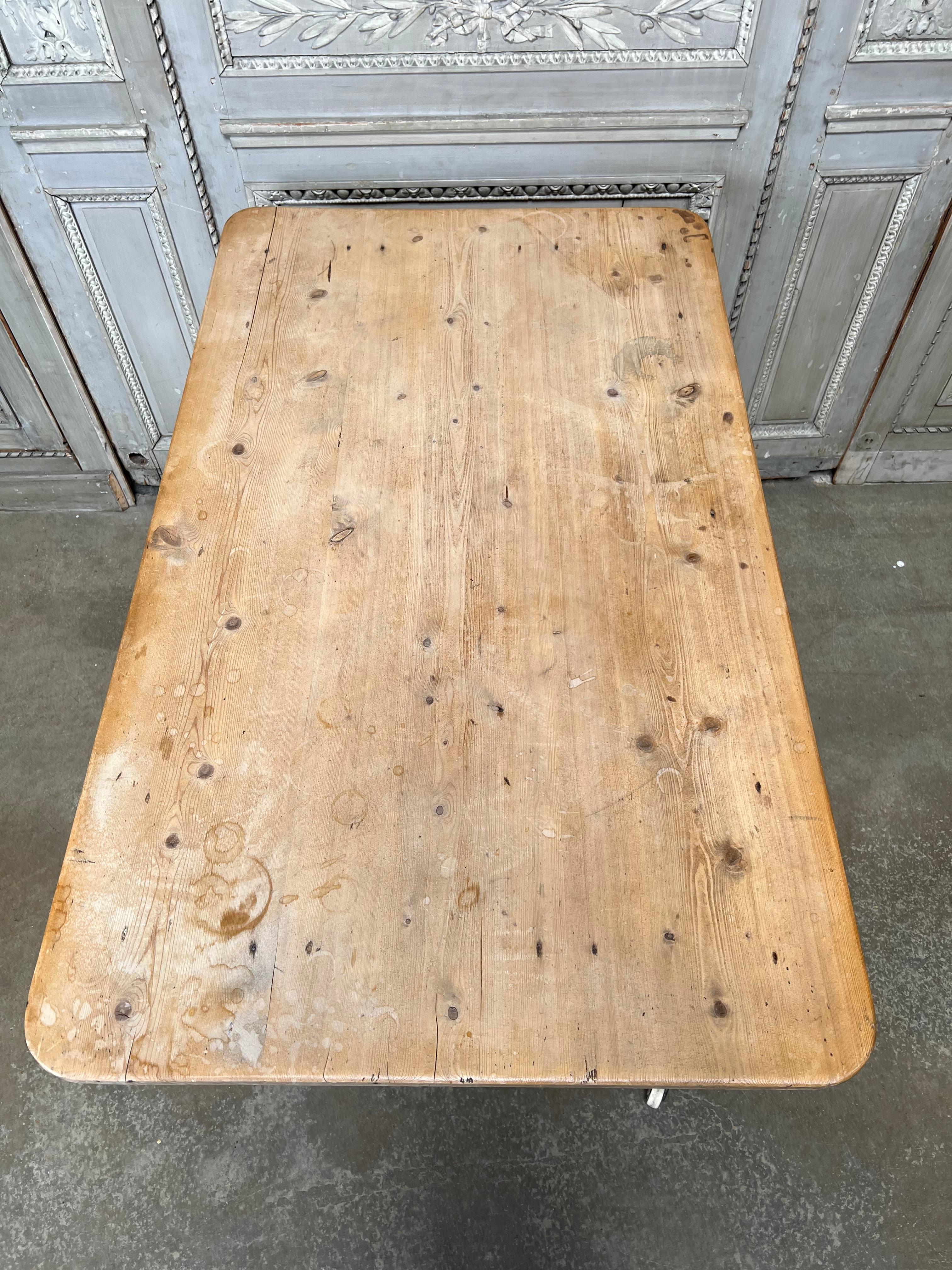 English Pine Victorian Kitchen Work Table In Good Condition In Dallas, TX
