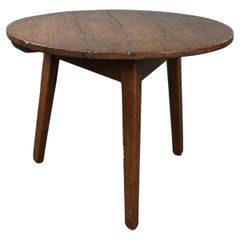 Antique English pinewood Cricket table, late 18th century, country chic
