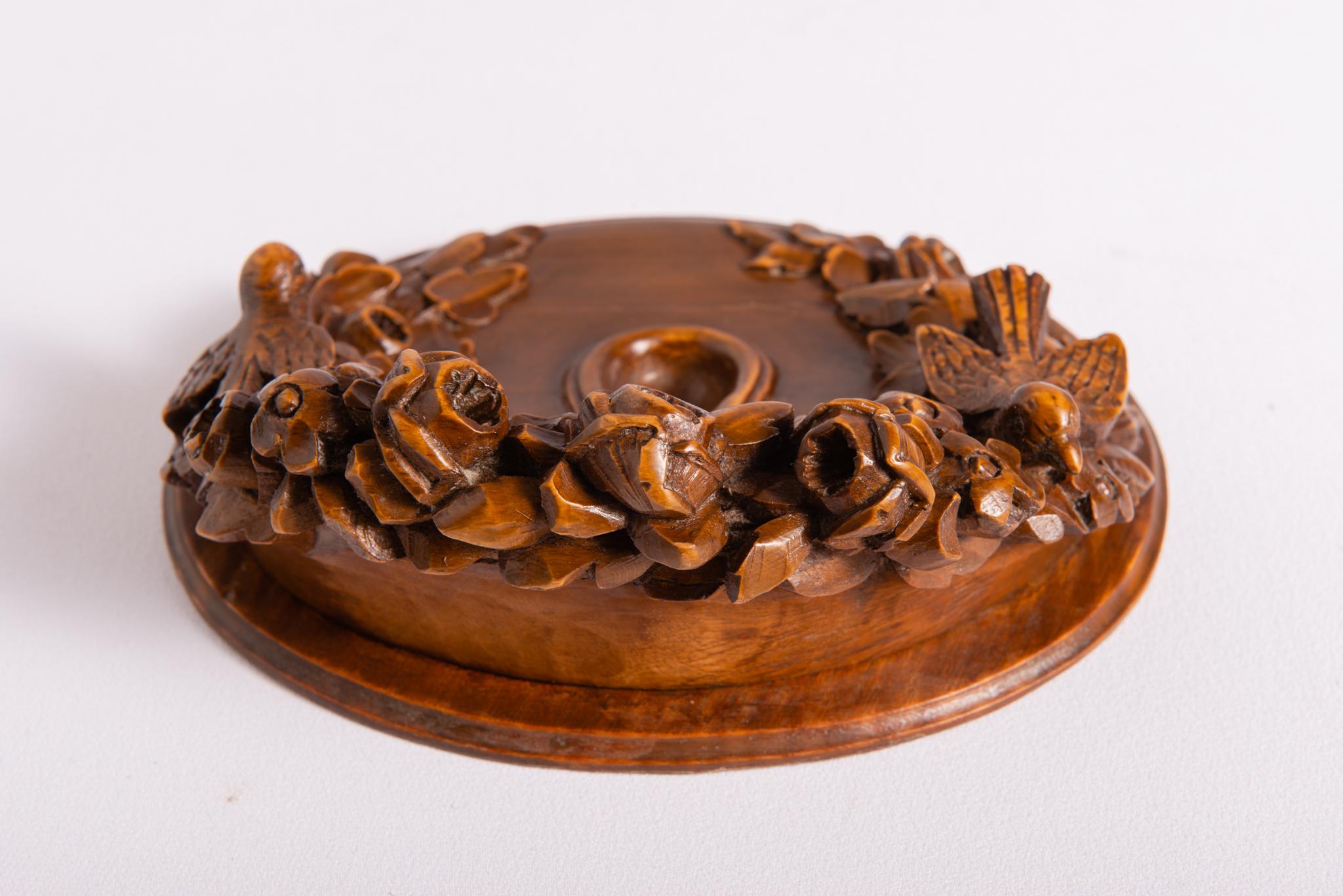 Antique elegant pipe-holder: an unique piece for an unique gift!
It is made entirely- carved wood.

 
