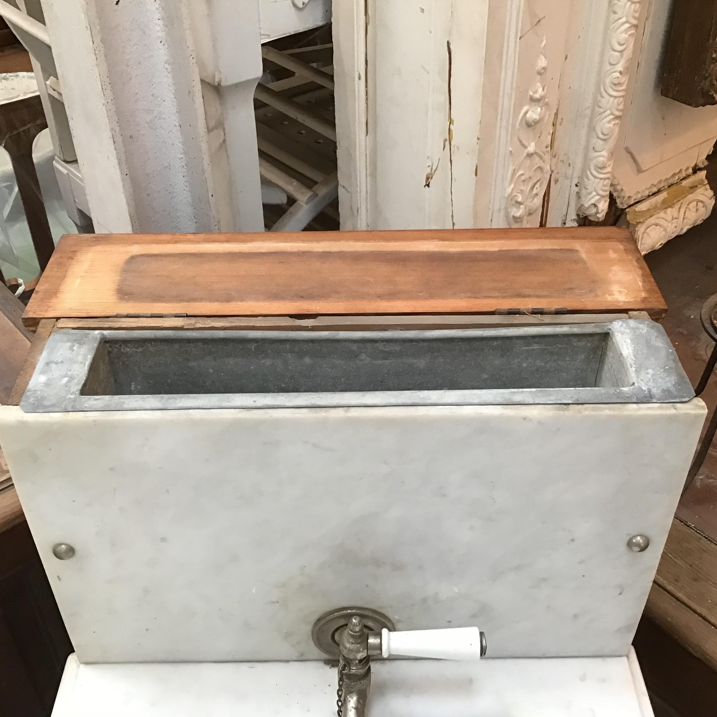English Pitch Pine with Carrara Marble Top Sink and Water Tank from 20th Century For Sale 2