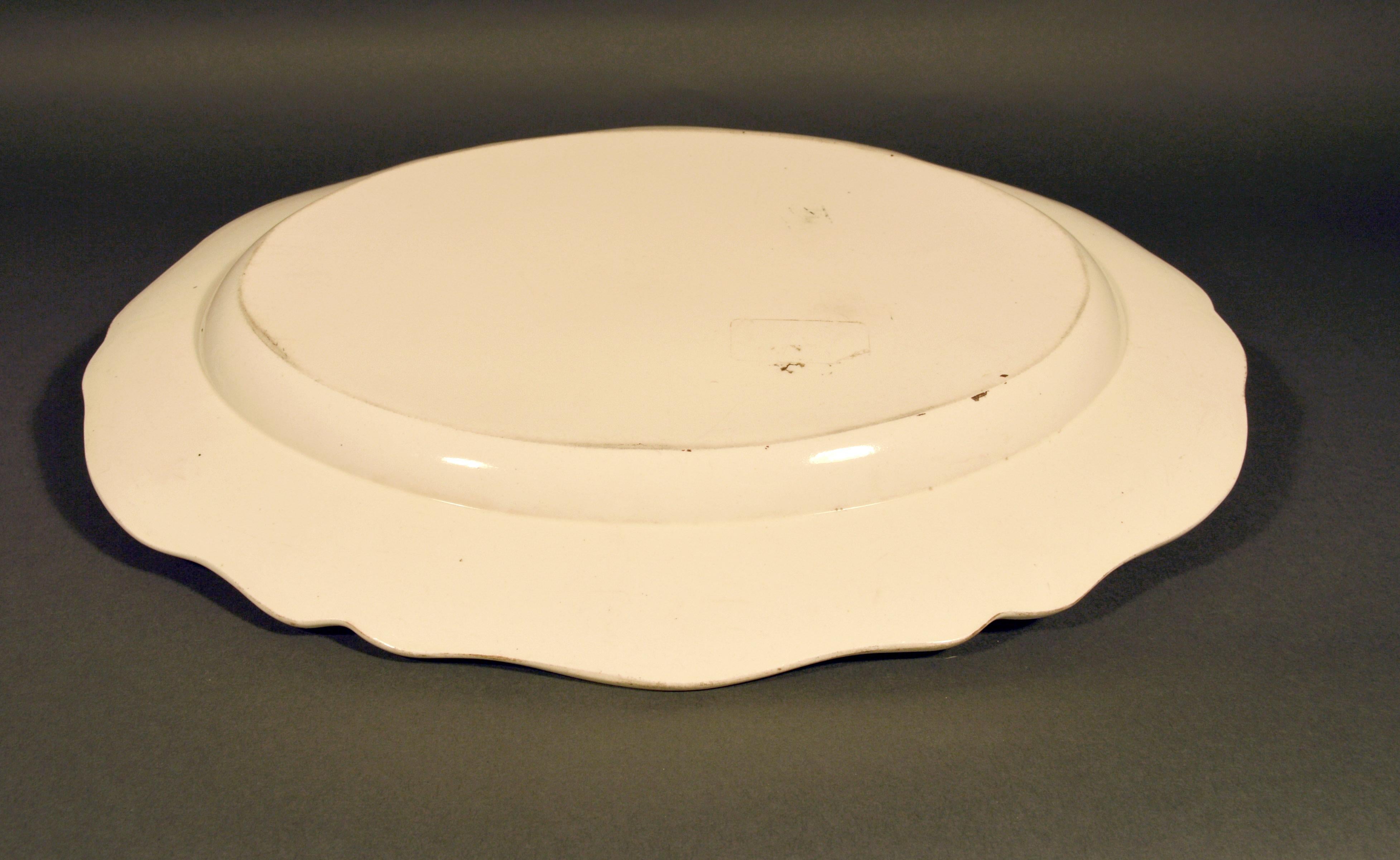 English Plain Creamware Large Oval Dish, circa 1770-1785 In Good Condition In Downingtown, PA