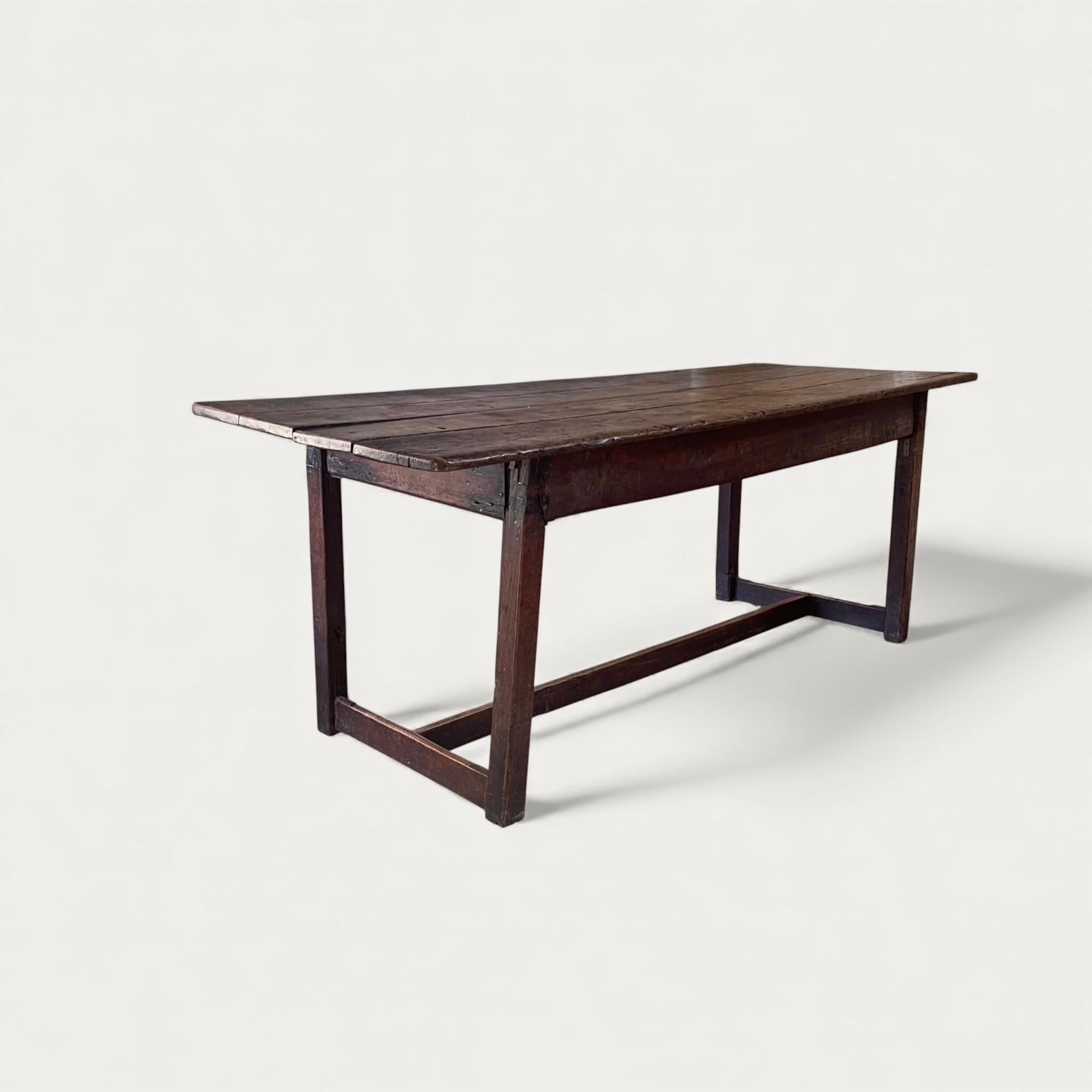 Englisch Plank Top Rustic Oak Dining Table Early 18th Century im Angebot 1