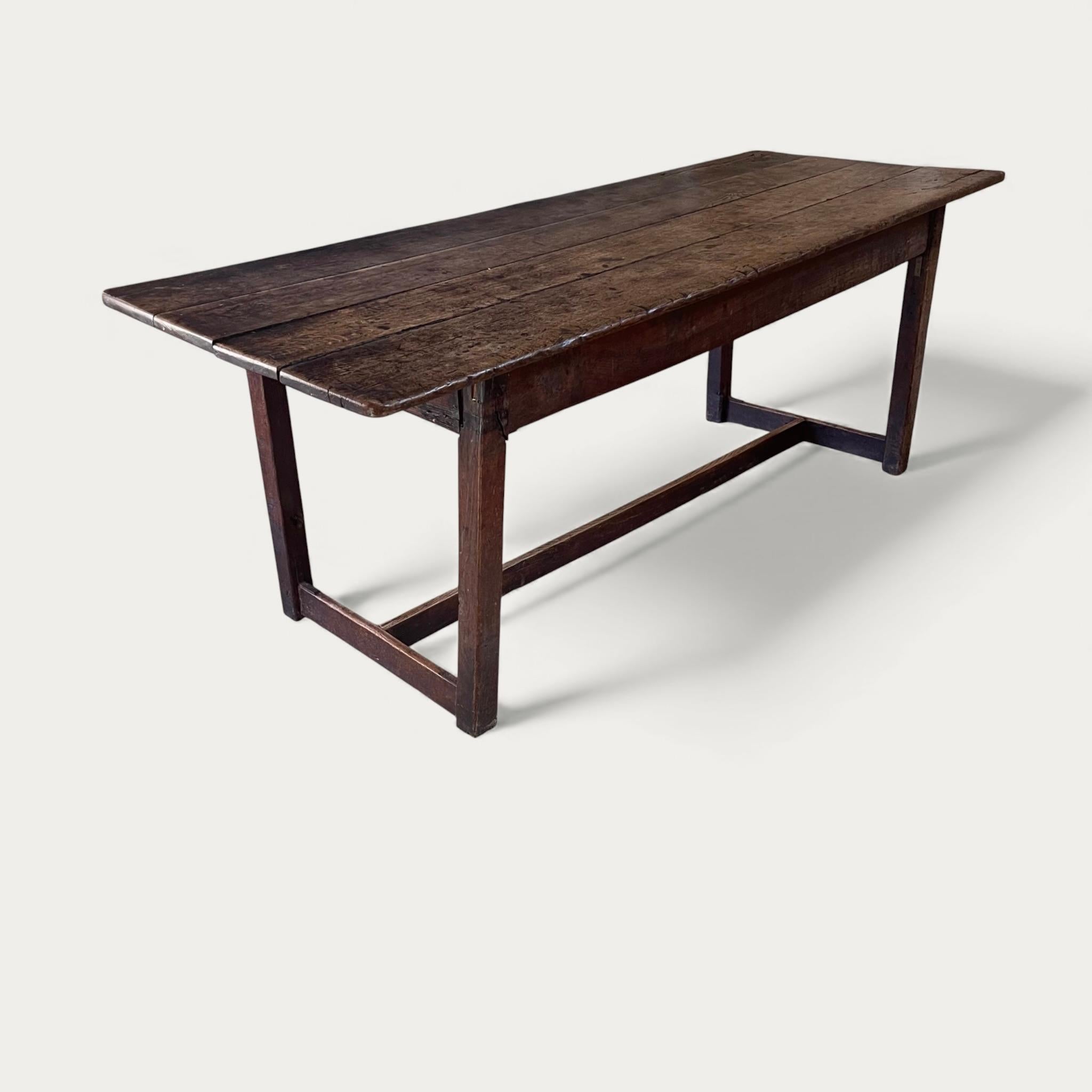 Englisch Plank Top Rustic Oak Dining Table Early 18th Century im Angebot 2