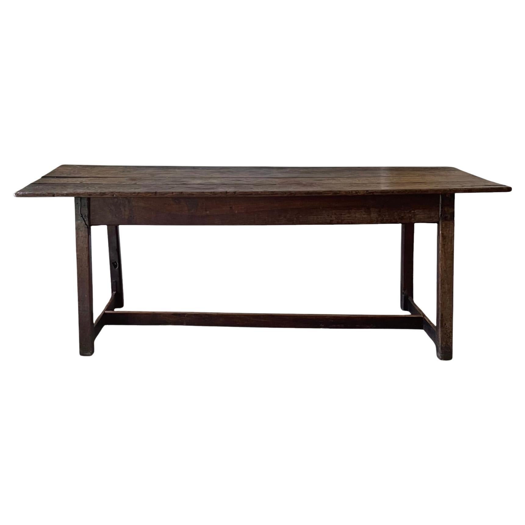 Table de salle à manger en chêne rustique à plateau anglais Début du 18ème siècle