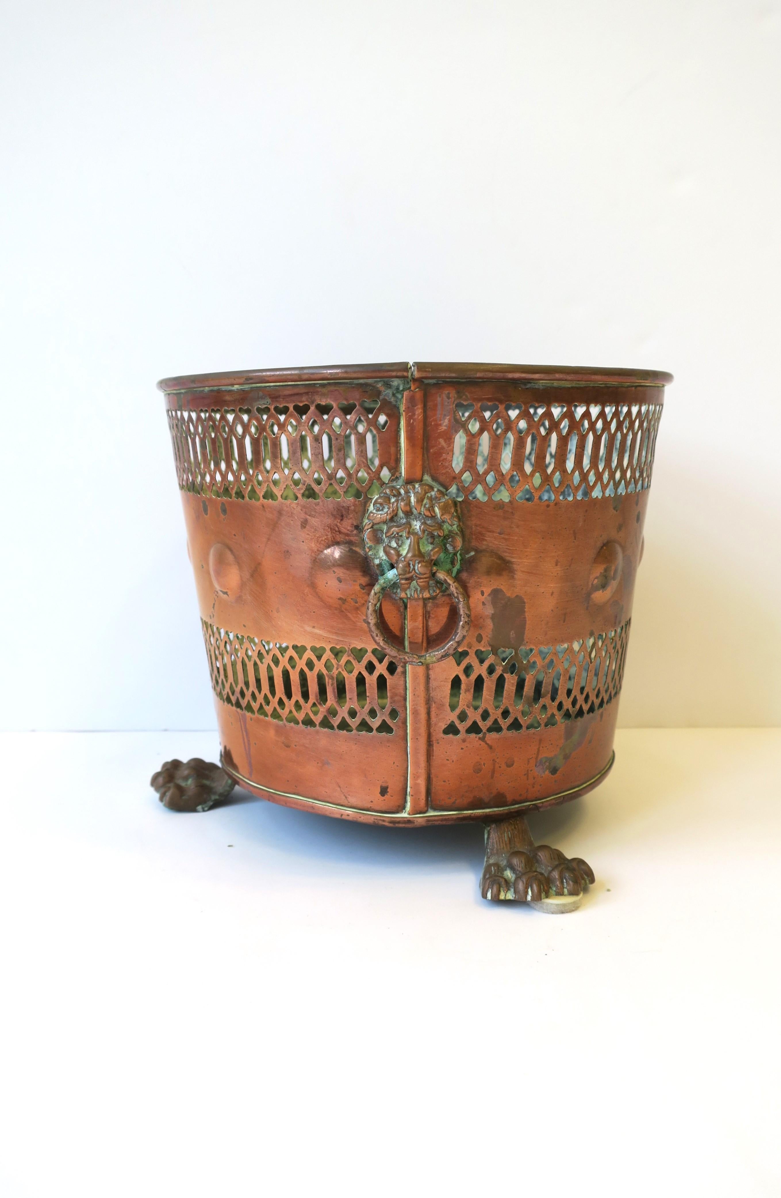 English Plant Flower Pot Holder Cachepot Jardiniere Lion Paw Feet  In Fair Condition For Sale In New York, NY