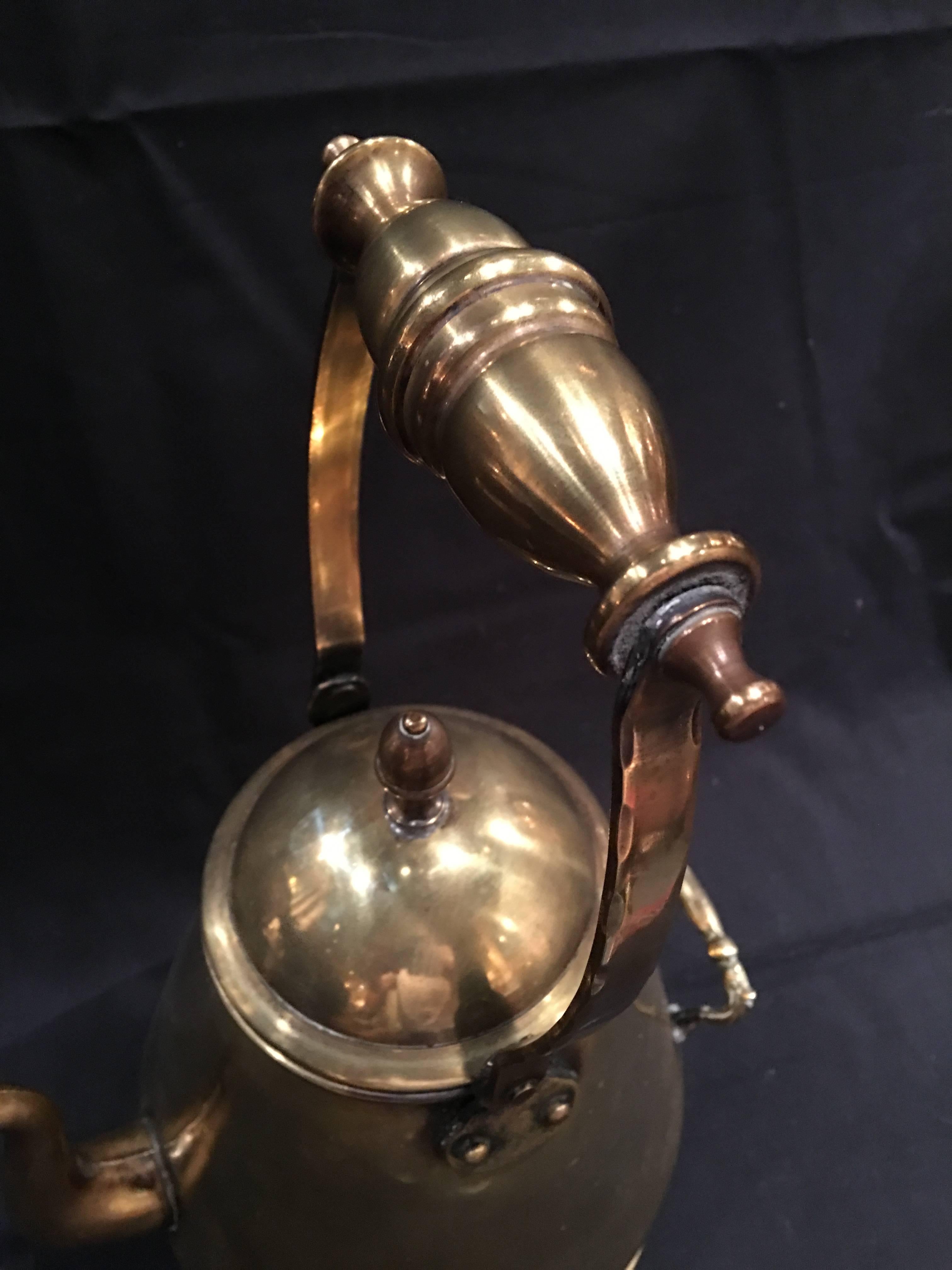 English Polished Brass Kettle, 19th Century In Good Condition In Savannah, GA