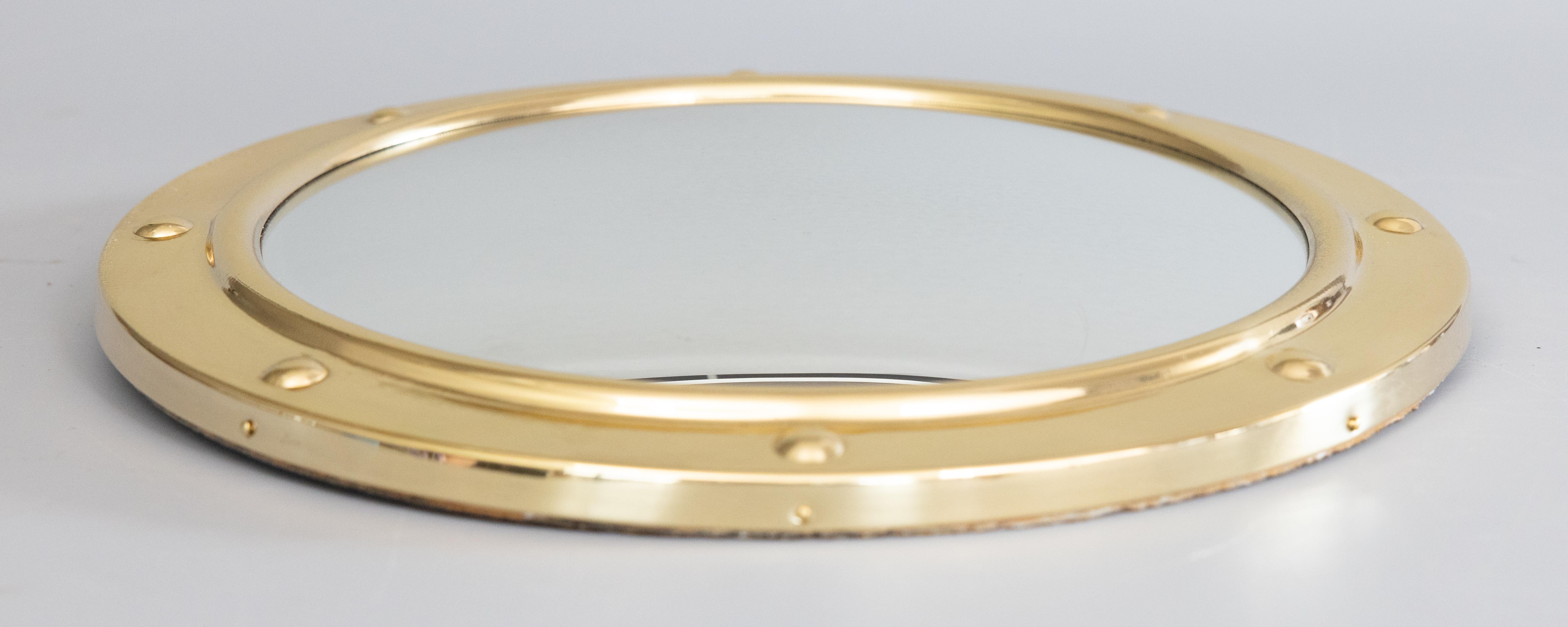 Inglese Specchio convesso nautico inglese con oblò in ottone lucidato, circa 1950 in vendita