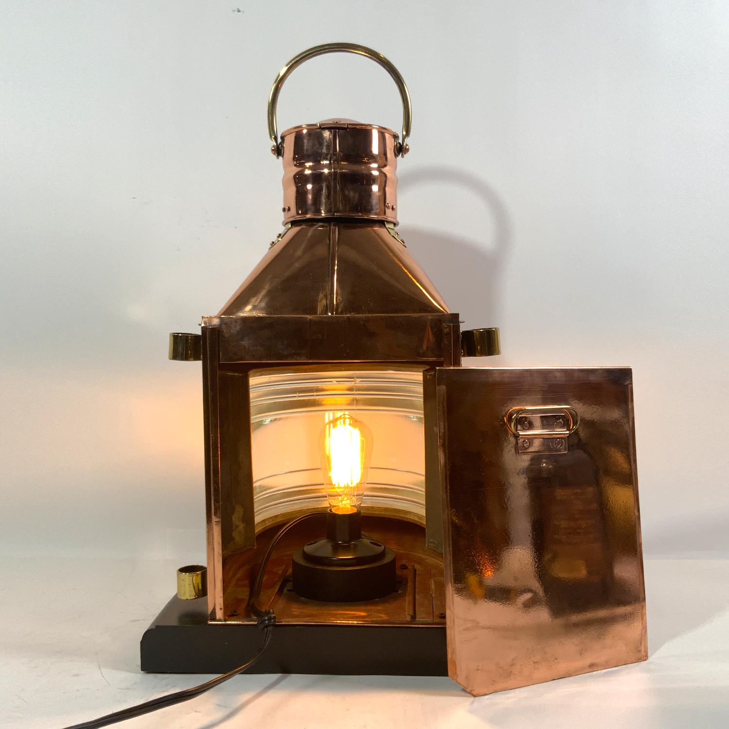 English Polished Ships Masthead Lantern In Good Condition For Sale In Norwell, MA