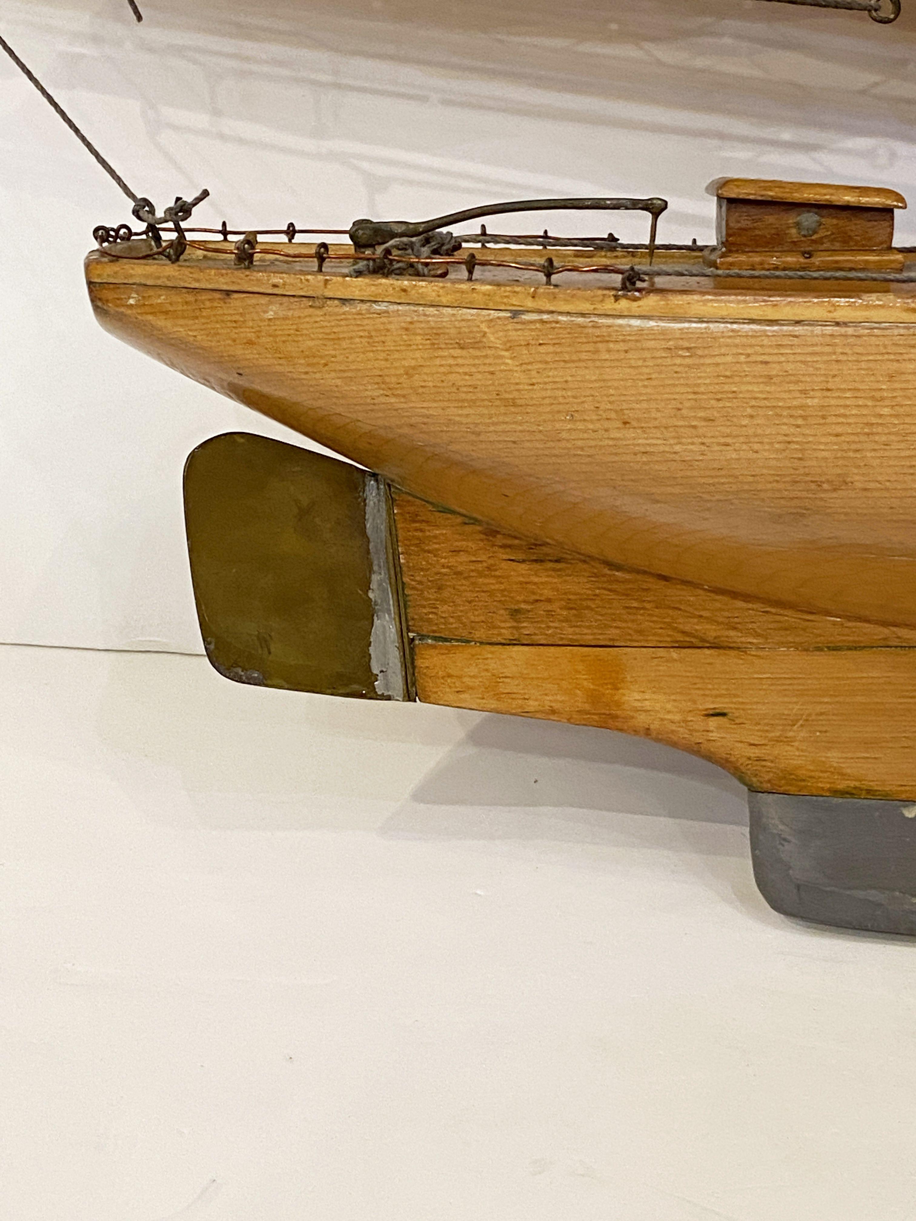 English Pond Yacht on Stand from the Edwardian Era (H 41 1/2 x W 33) For Sale 14