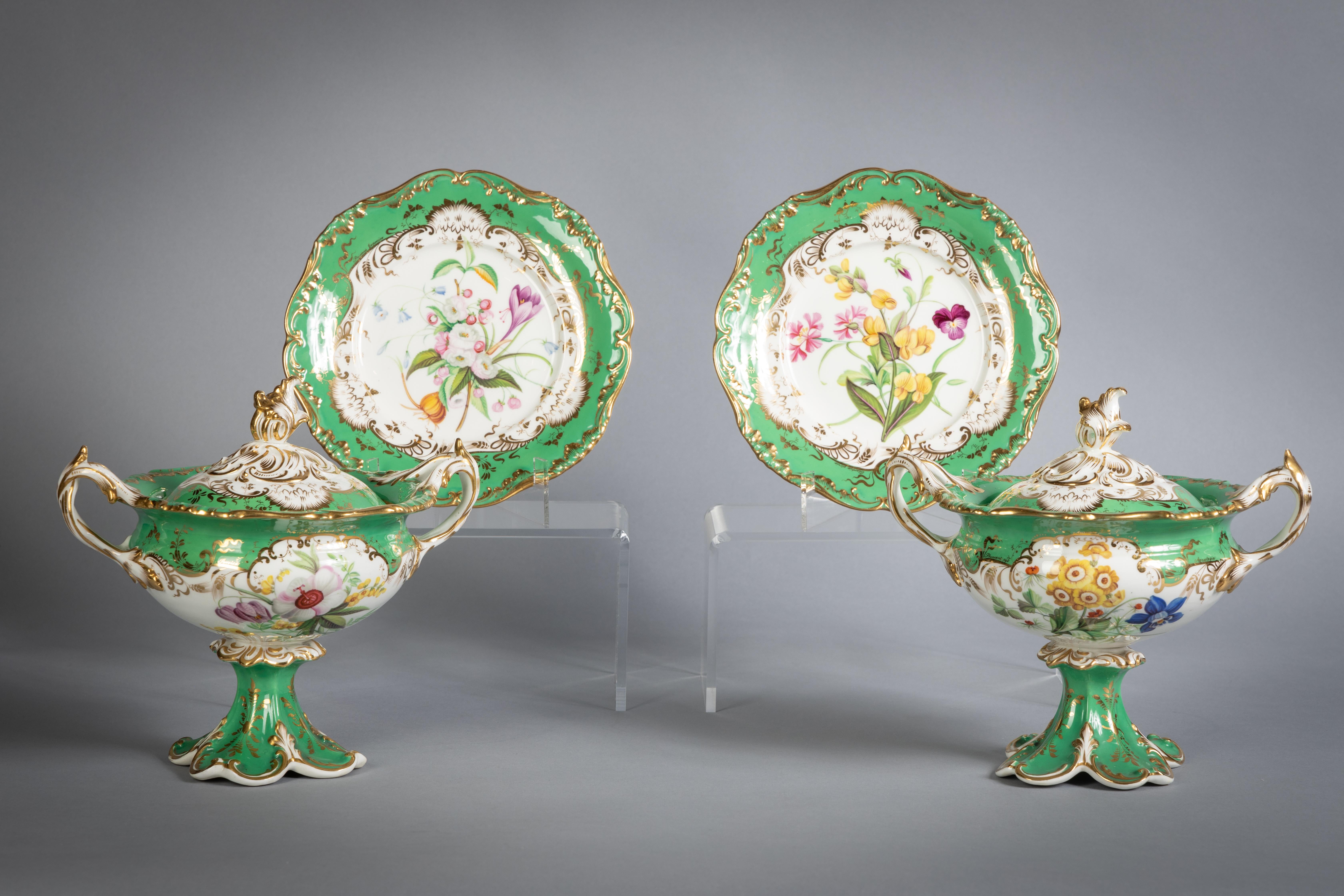 English Porcelain Botanical Dinner Service, Coalport, circa 1840 For Sale 12