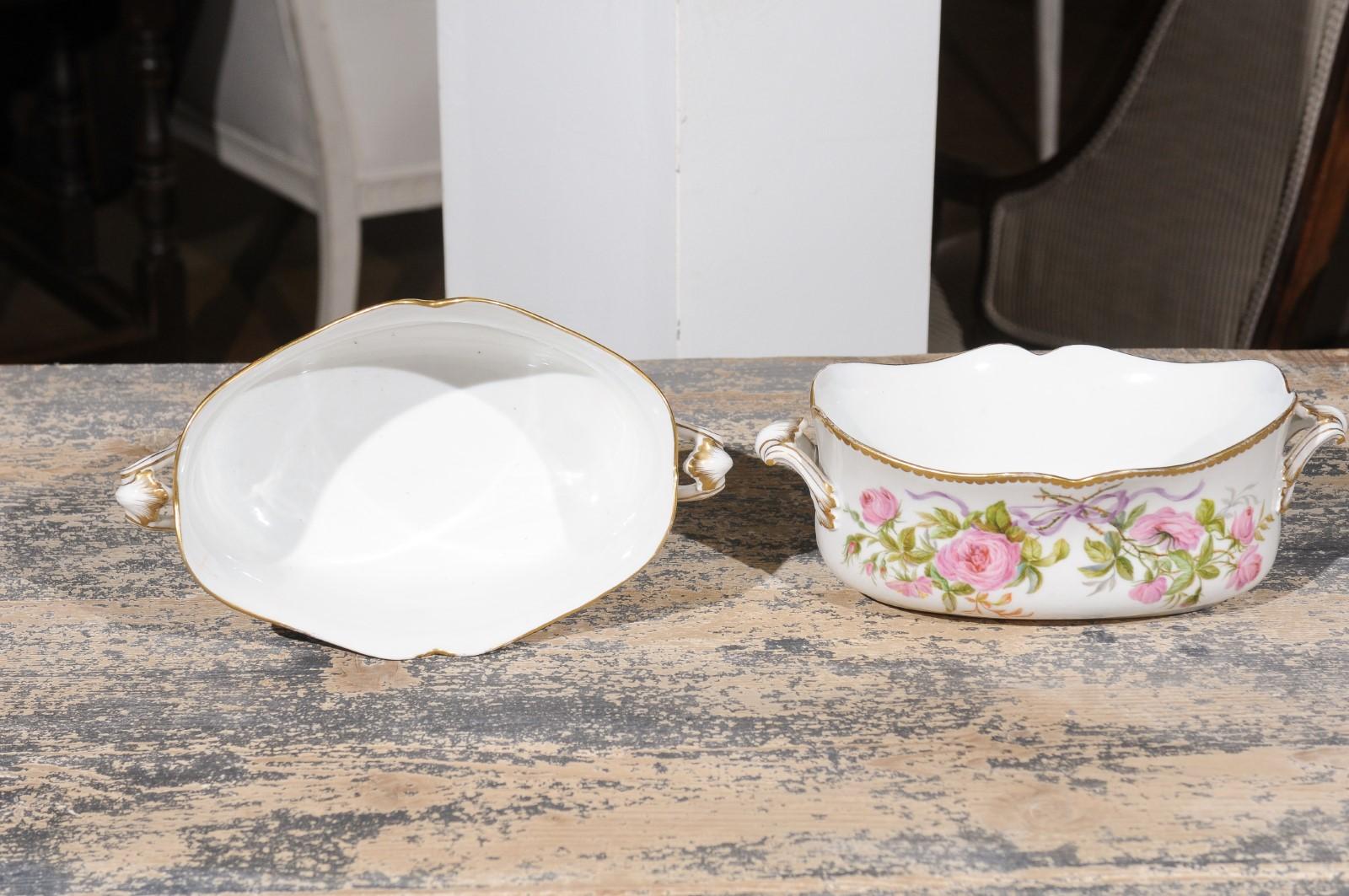 English Porcelain Bowls Depicting Bouquets of Pink Roses with Gilt Accents 6