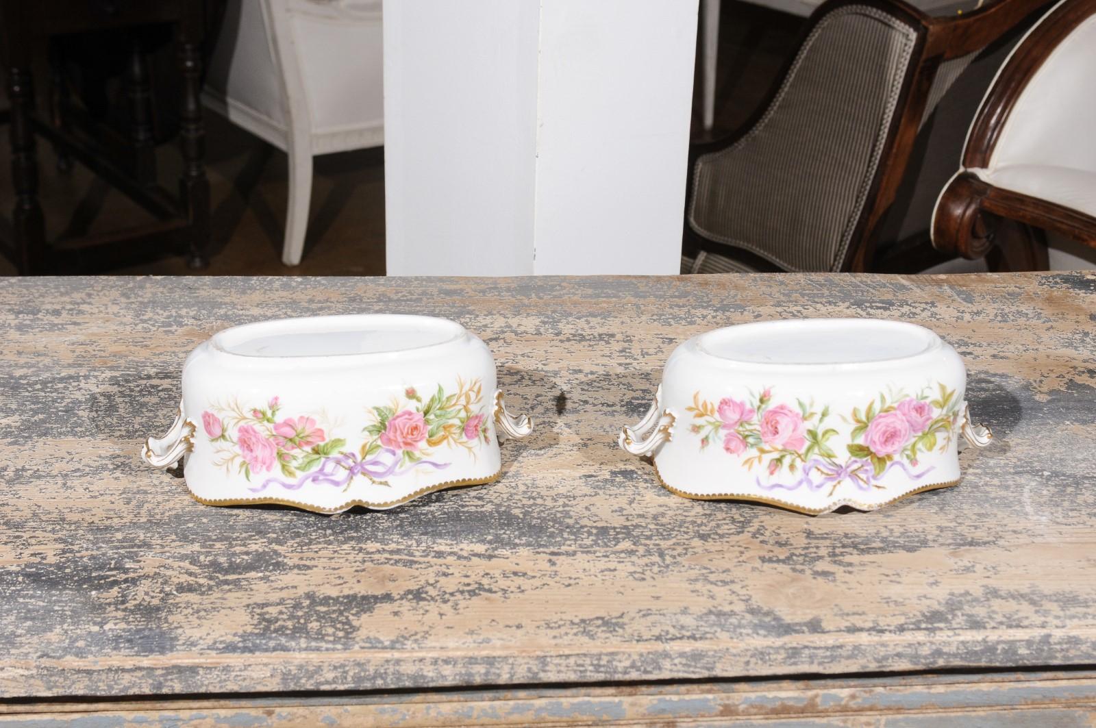 English Porcelain Bowls Depicting Bouquets of Pink Roses with Gilt Accents For Sale 7