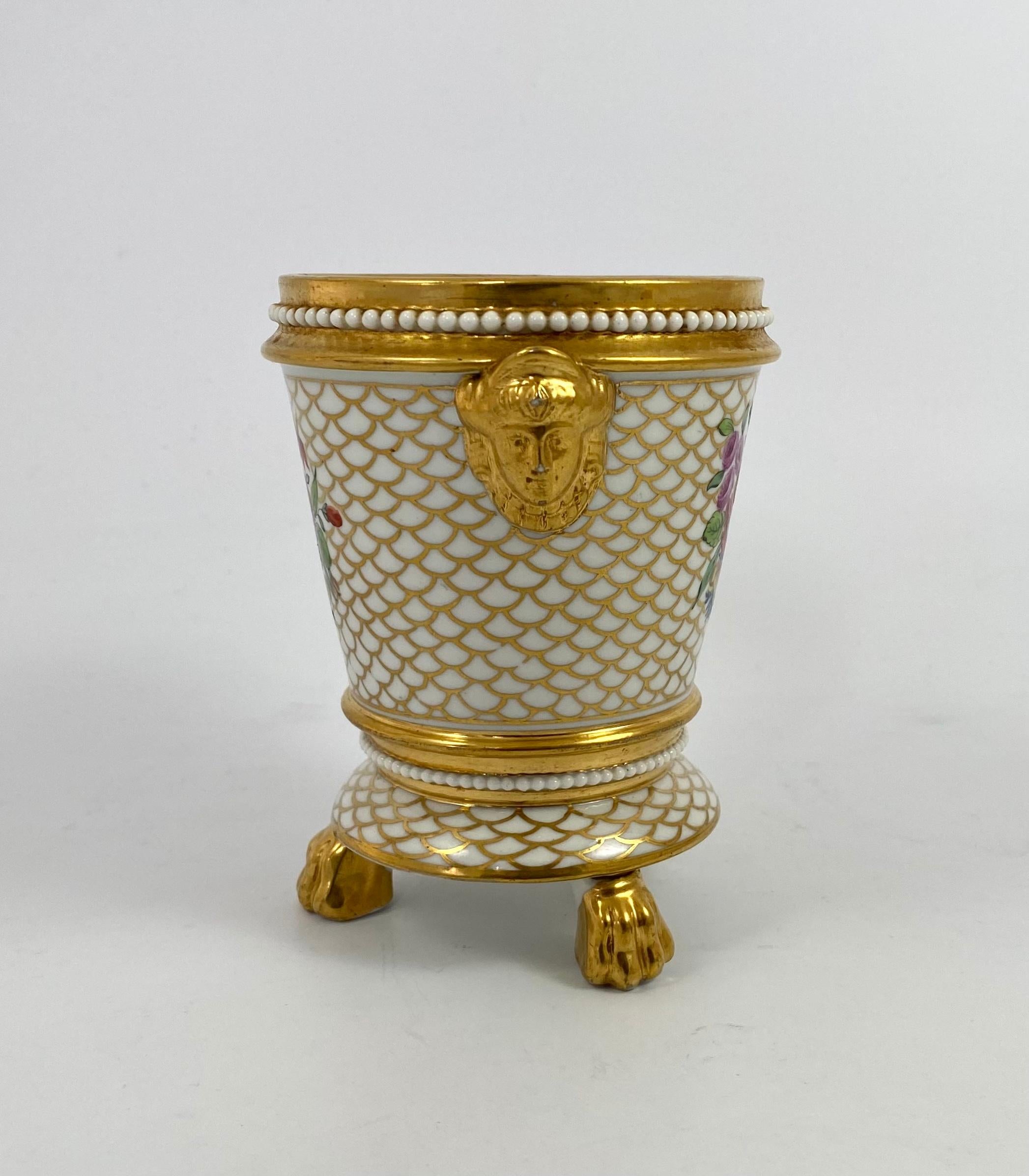 English Porcelain Cache Pot and Cover, c. 1820 7