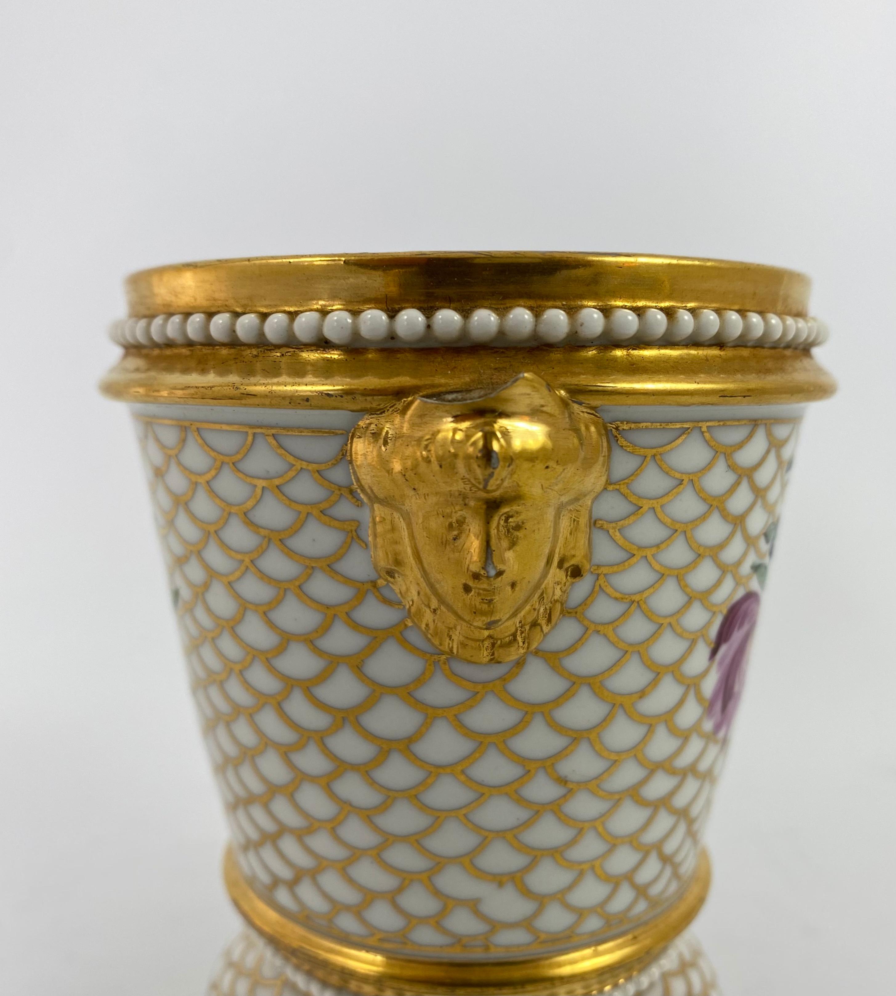 English Porcelain Cache Pot and Cover, c. 1820 In Excellent Condition In Gargrave, North Yorkshire
