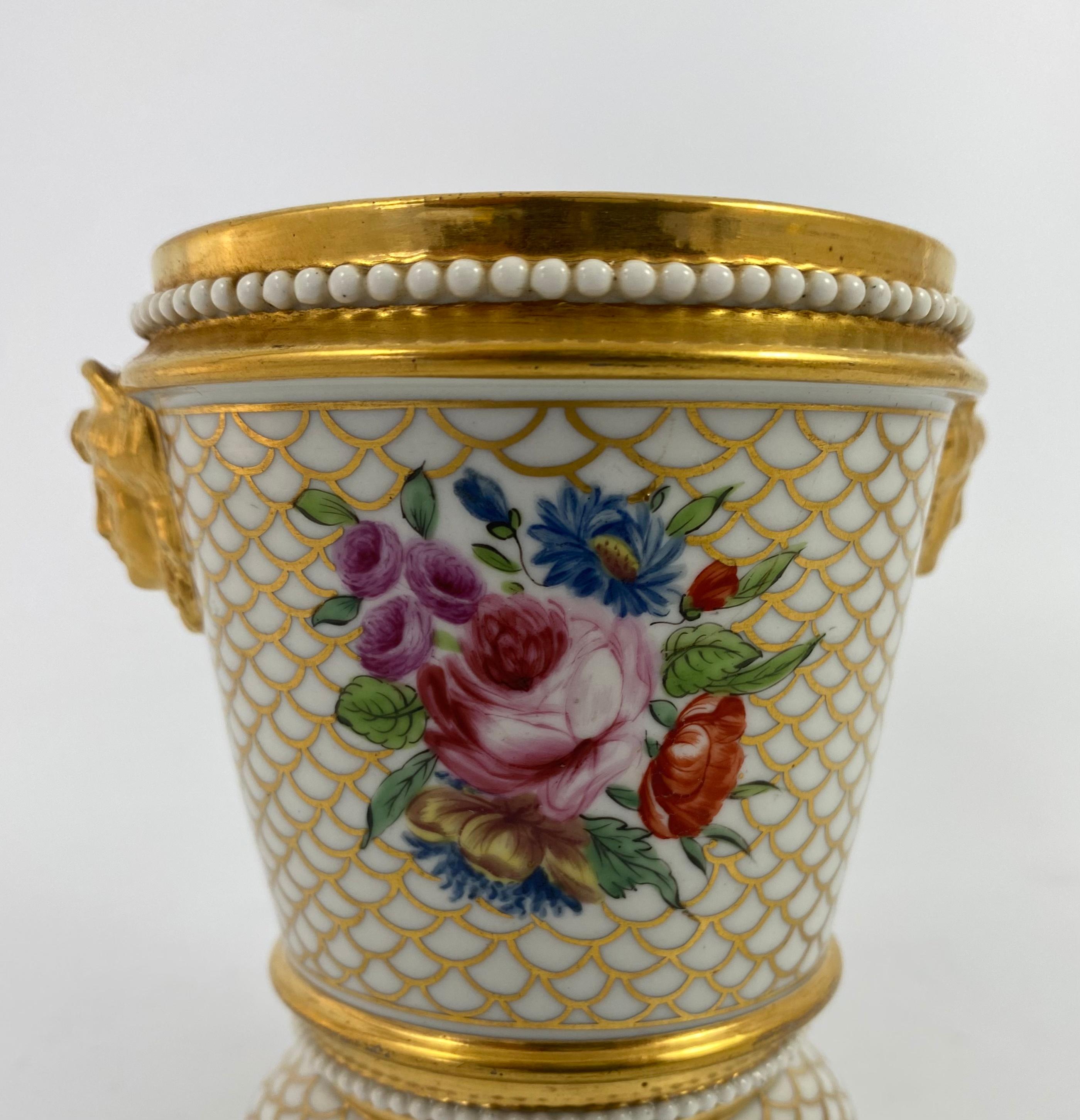 Early 19th Century English Porcelain Cache Pot and Cover, c. 1820