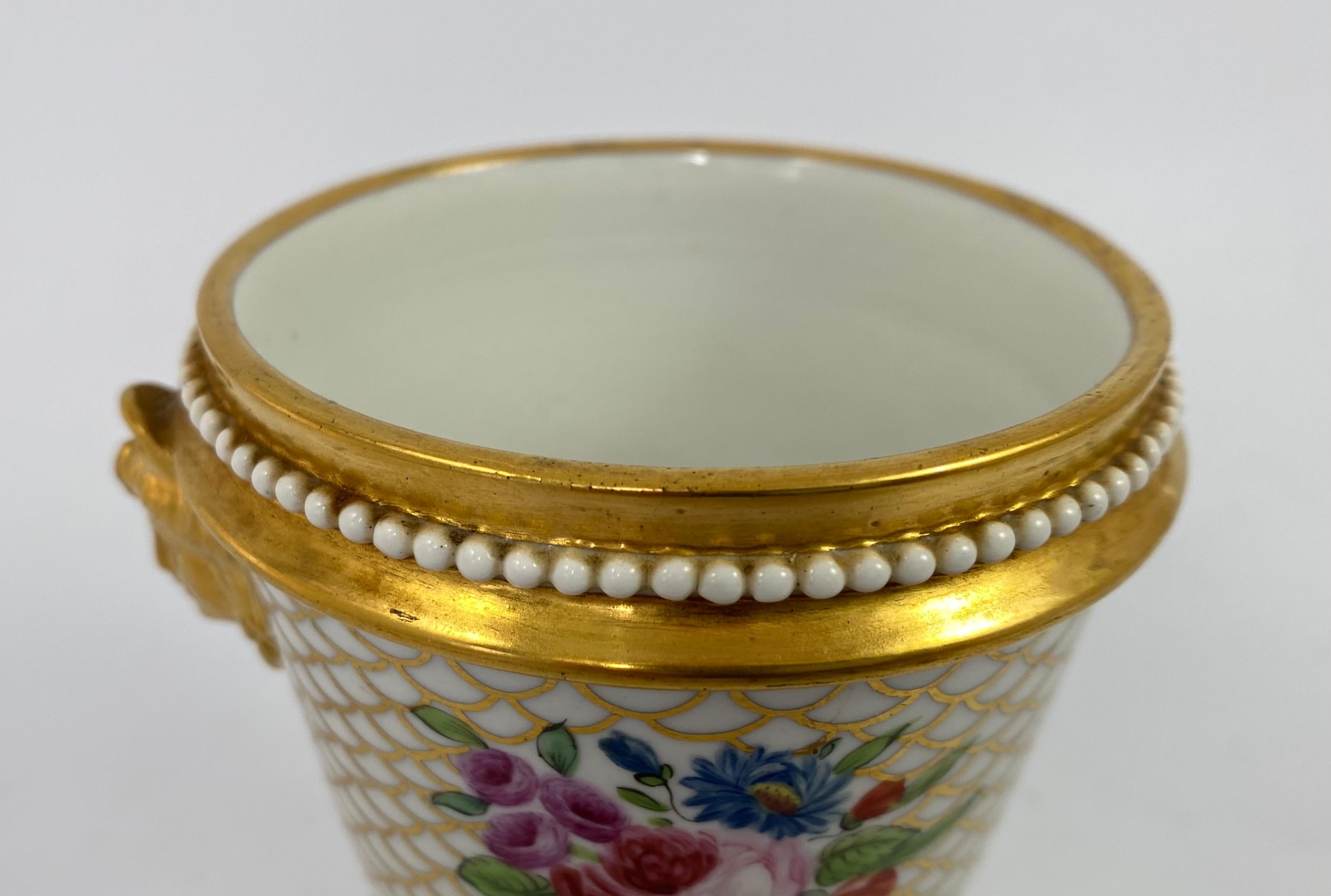 English Porcelain Cache Pot and Cover, c. 1820 1