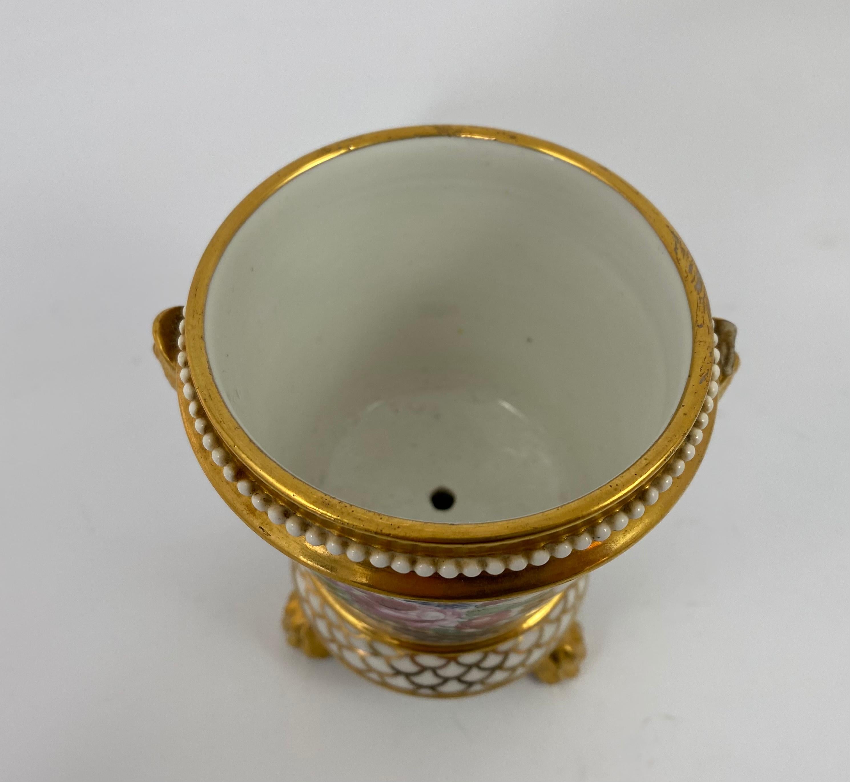 English Porcelain Cache Pot and Cover, c. 1820 3