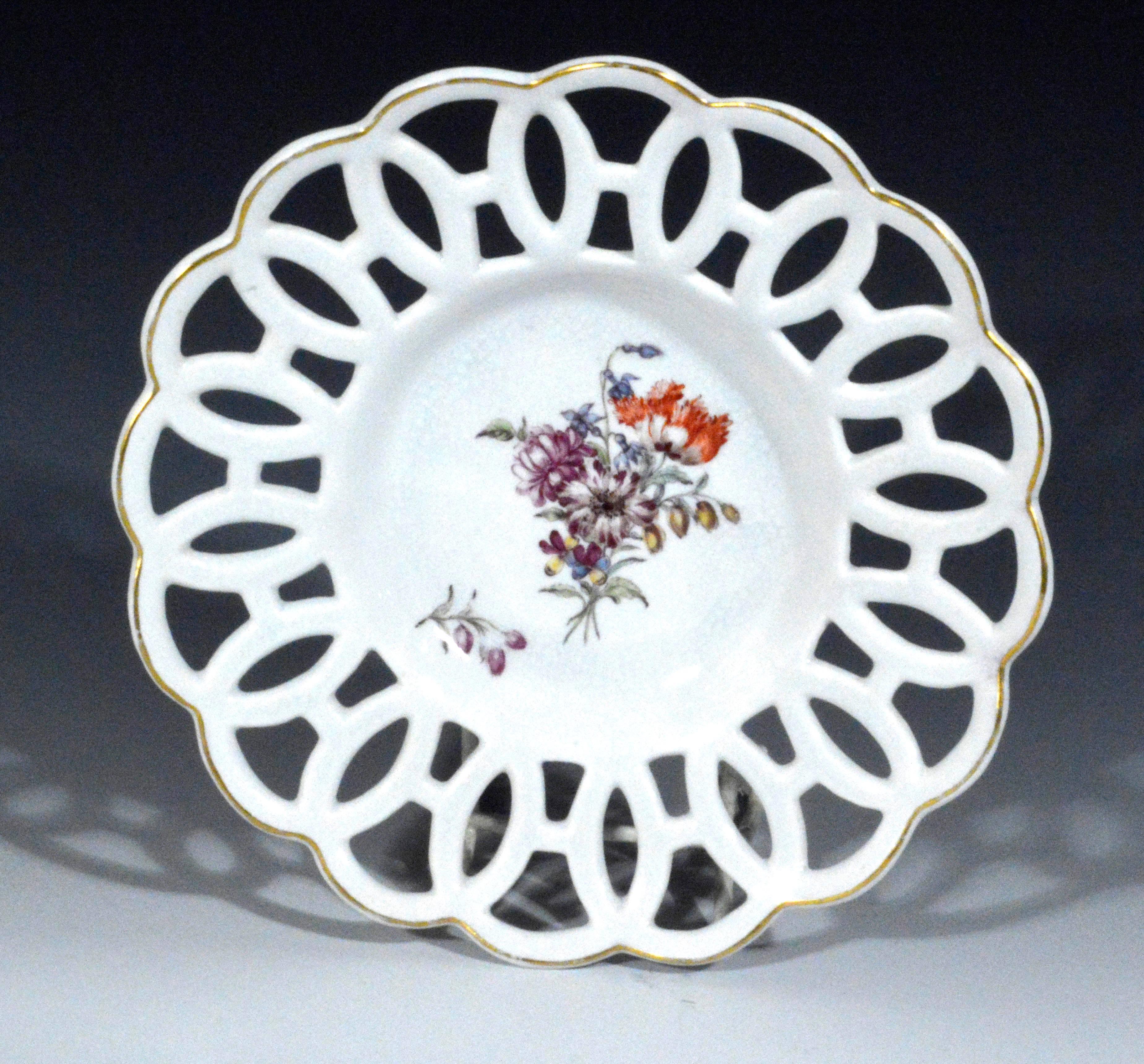 Georgian 18th Century English Porcelain Chelsea Gold Anchor Latticed Botanical Dishes For Sale