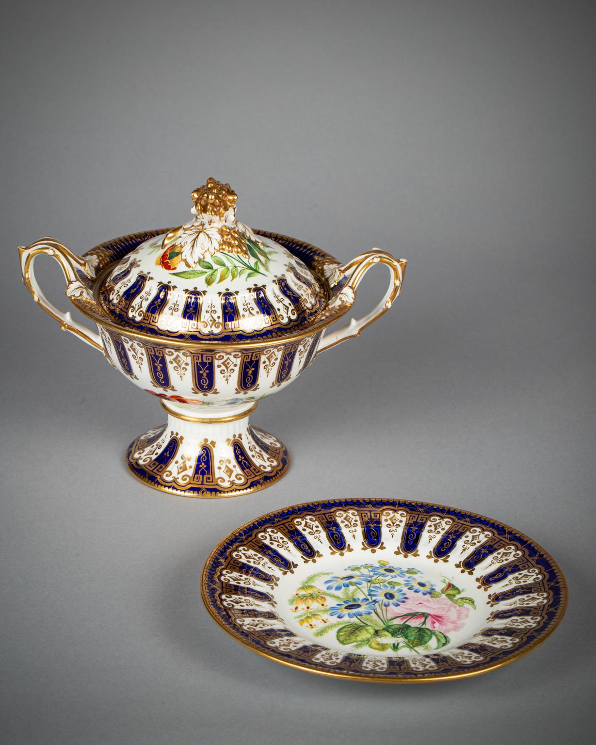 Service à dessert en porcelaine anglaise de couleur cobalt, vers 1830 en vente 1