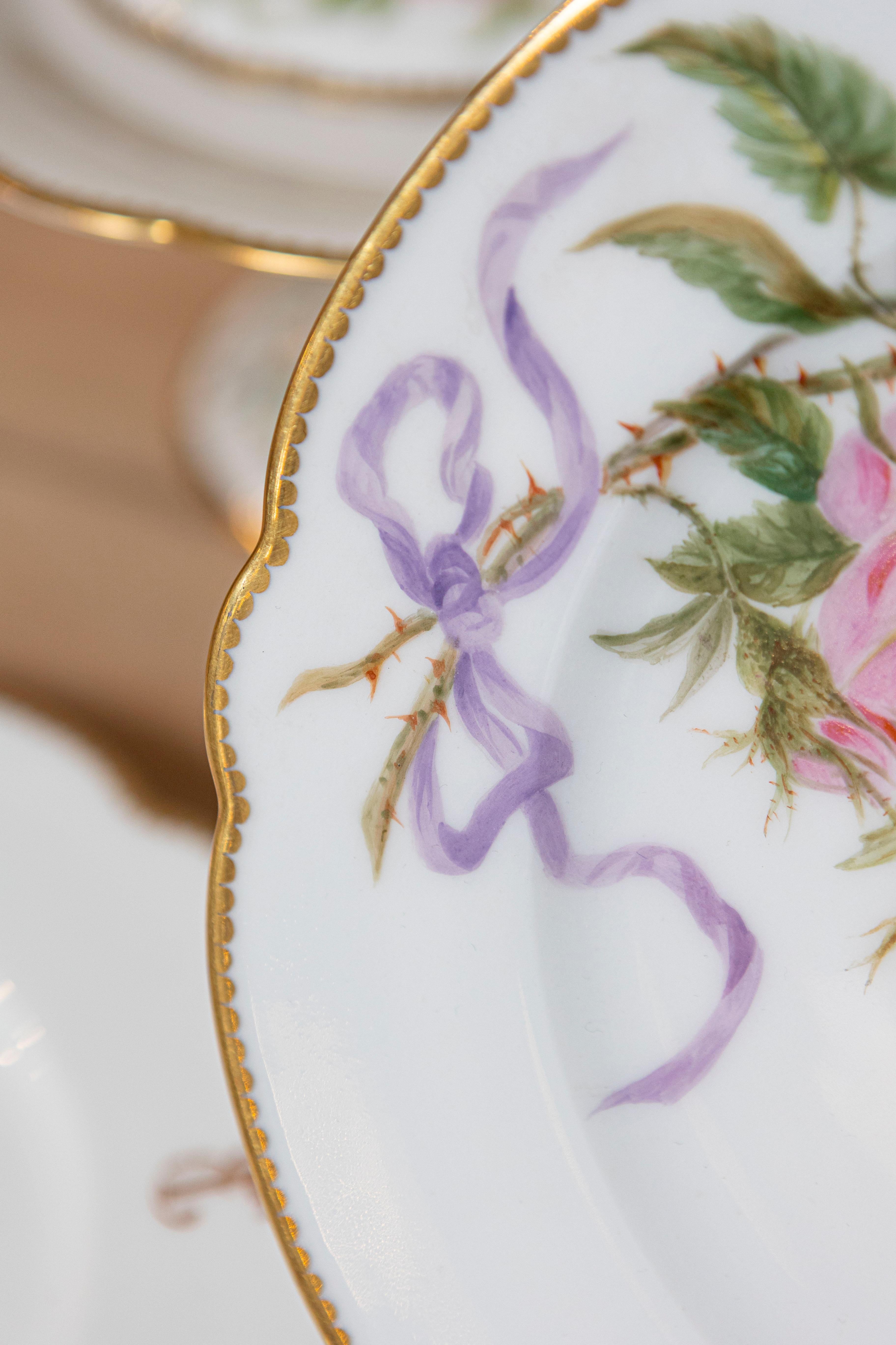 English Porcelain Compotes and Plates with Floral Décor and Gilt Trim For Sale 7