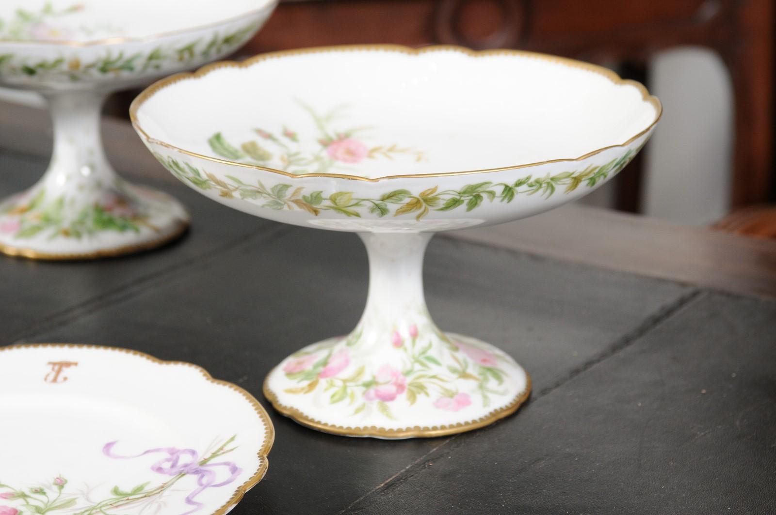 English Porcelain Compotes and Plates with Floral Décor and Gilt Trim For Sale 3